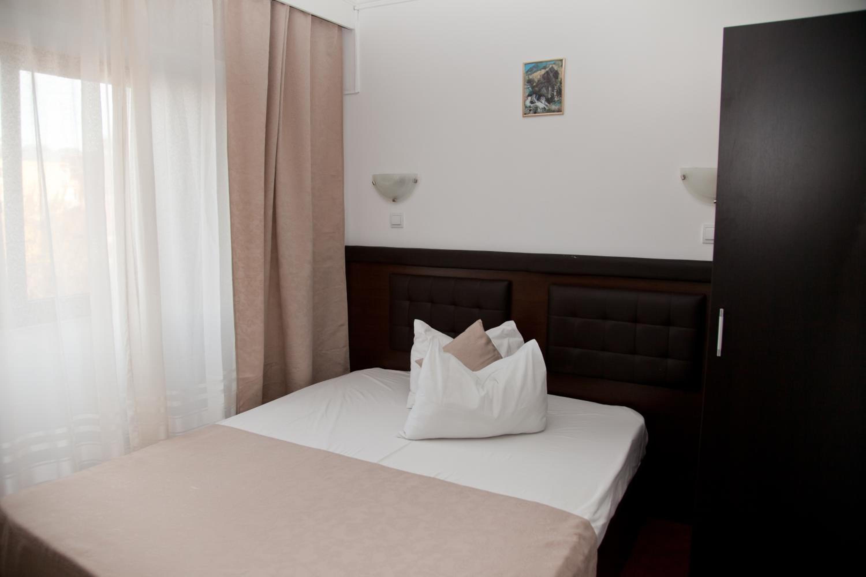 Budget Double Room photo 1