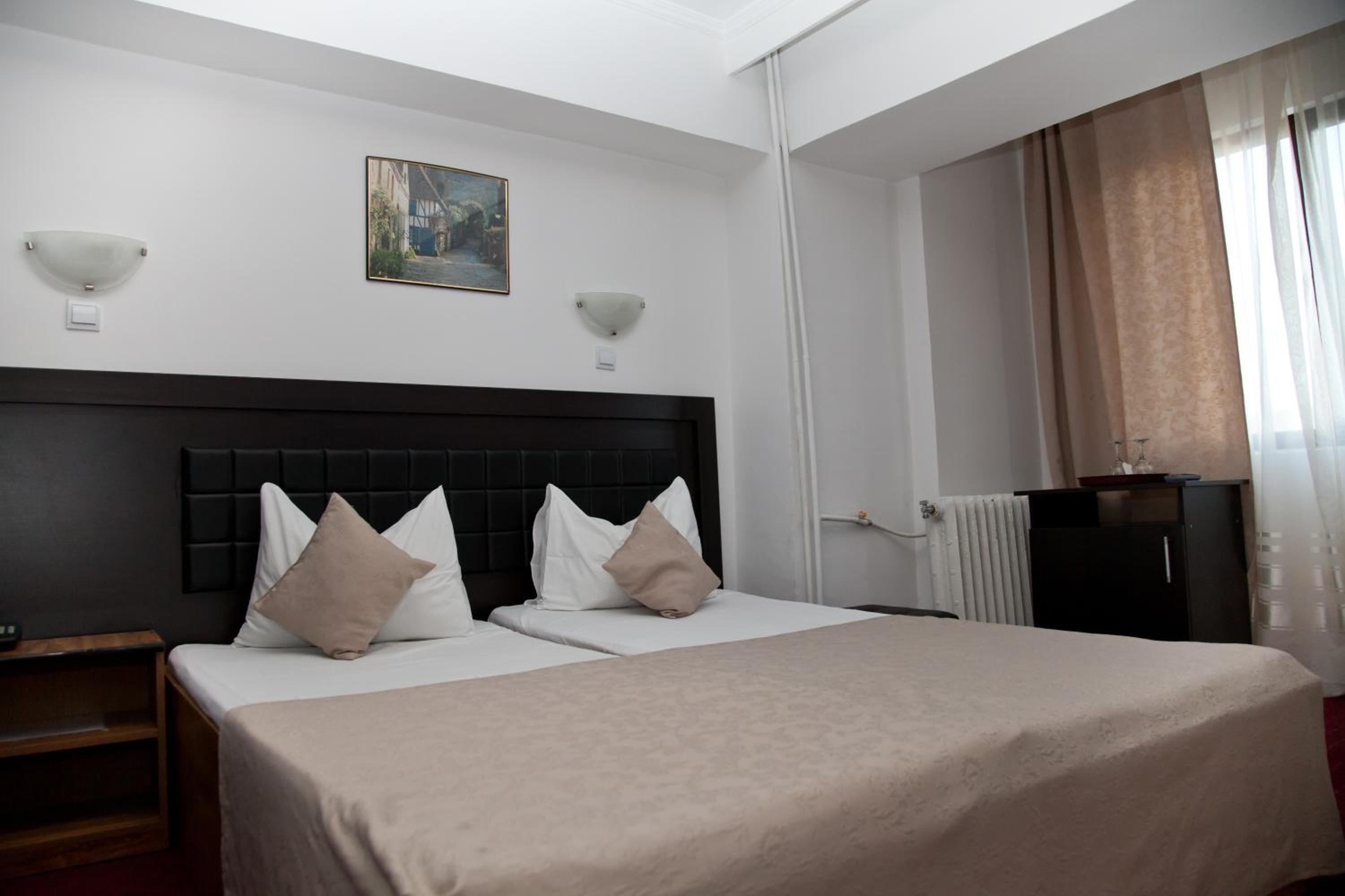 Budget Double Room photo 2