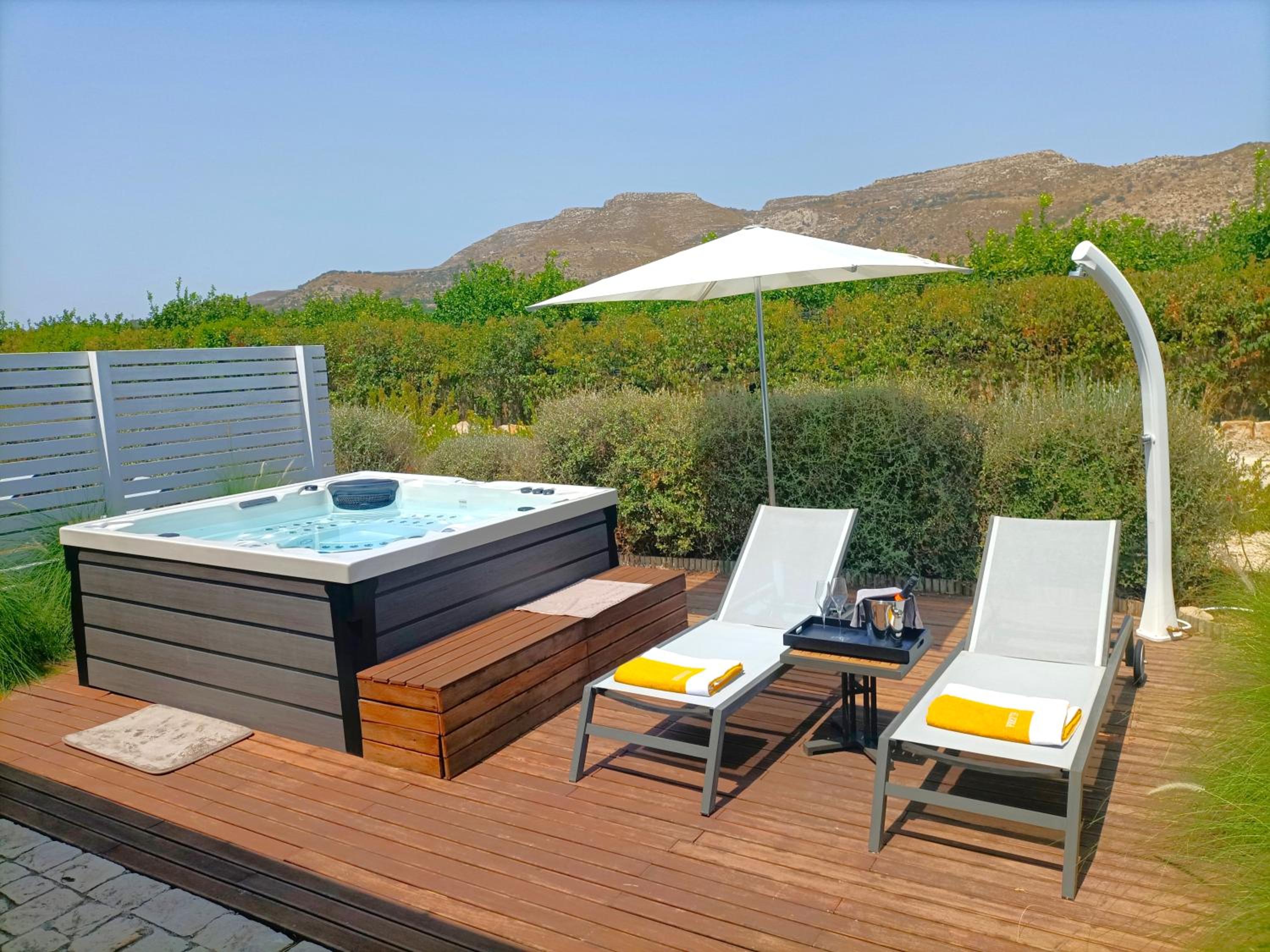 Suite with Spa Bath photo 3