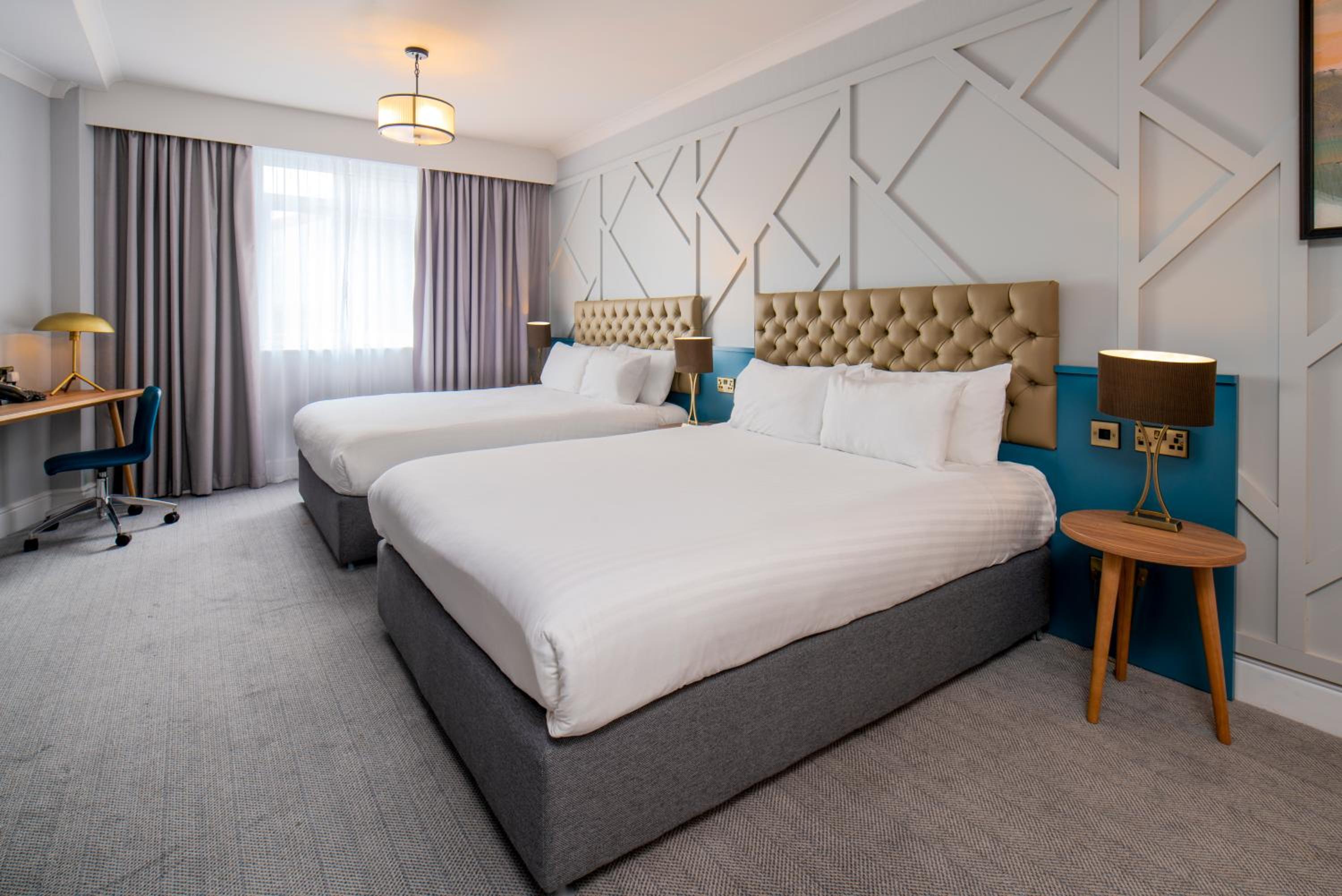 Family Room with Two Double Beds - Photo 1