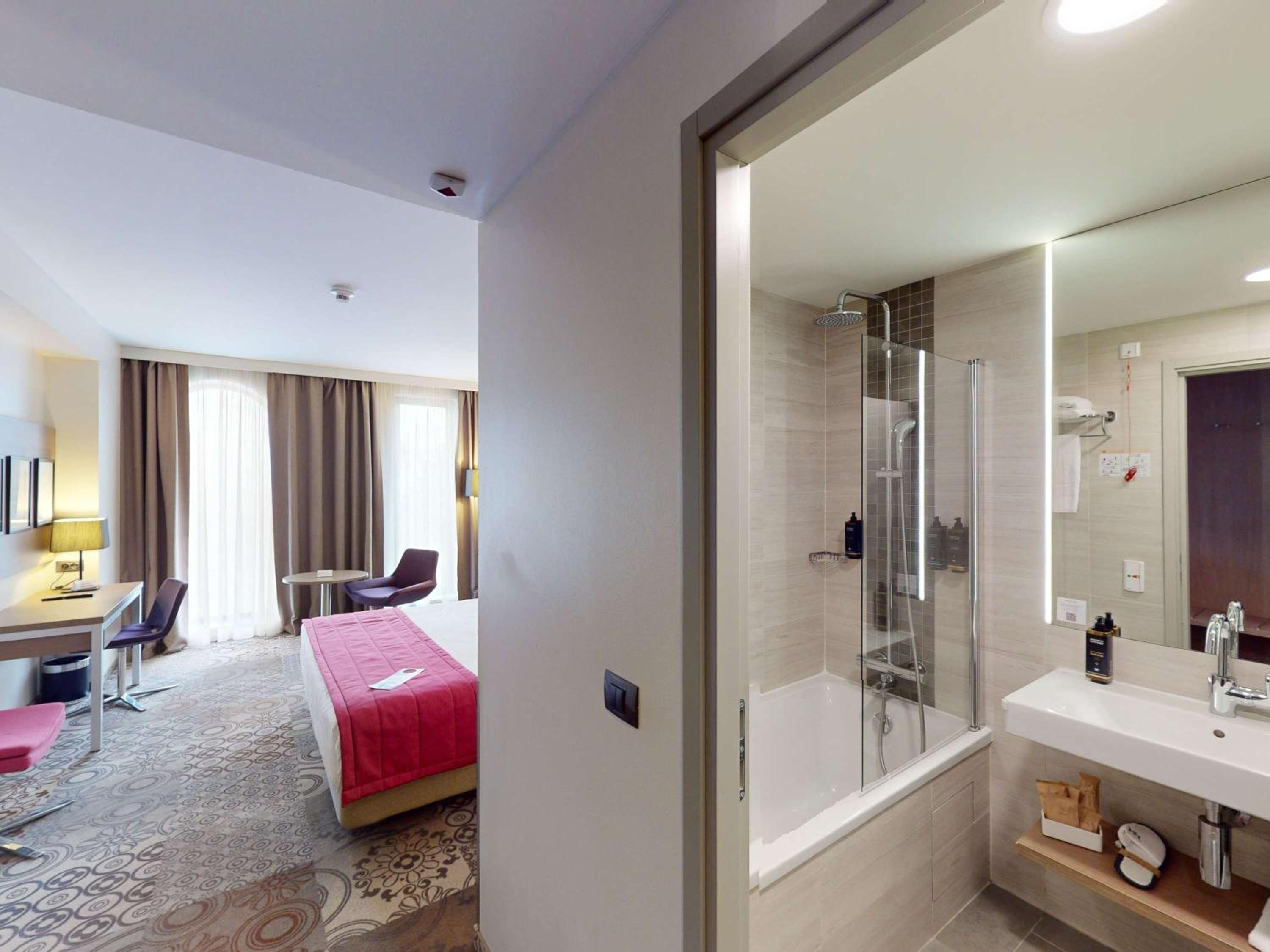 Superior Double Room - City Side