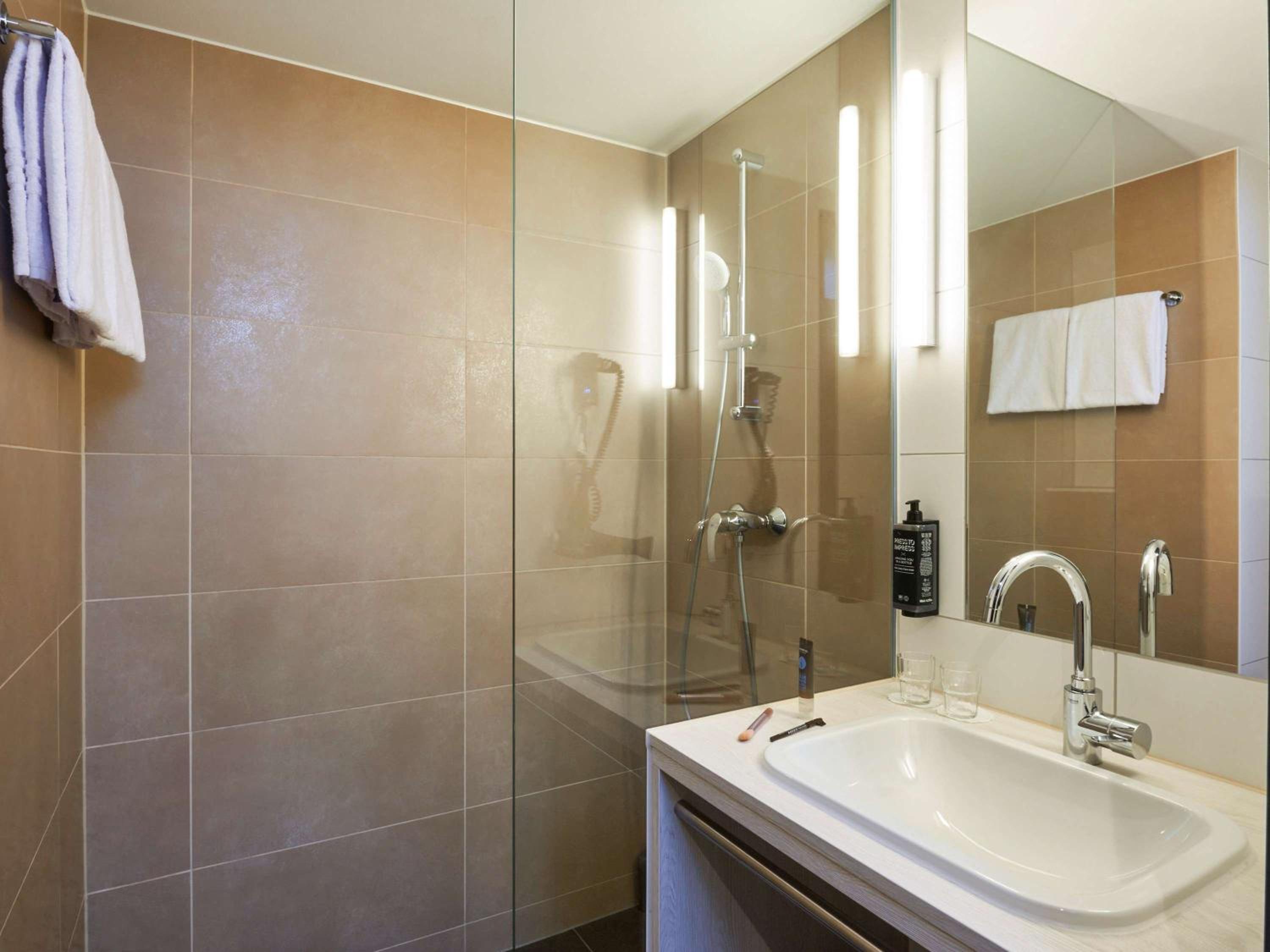 Standard Double Room - Photo 4