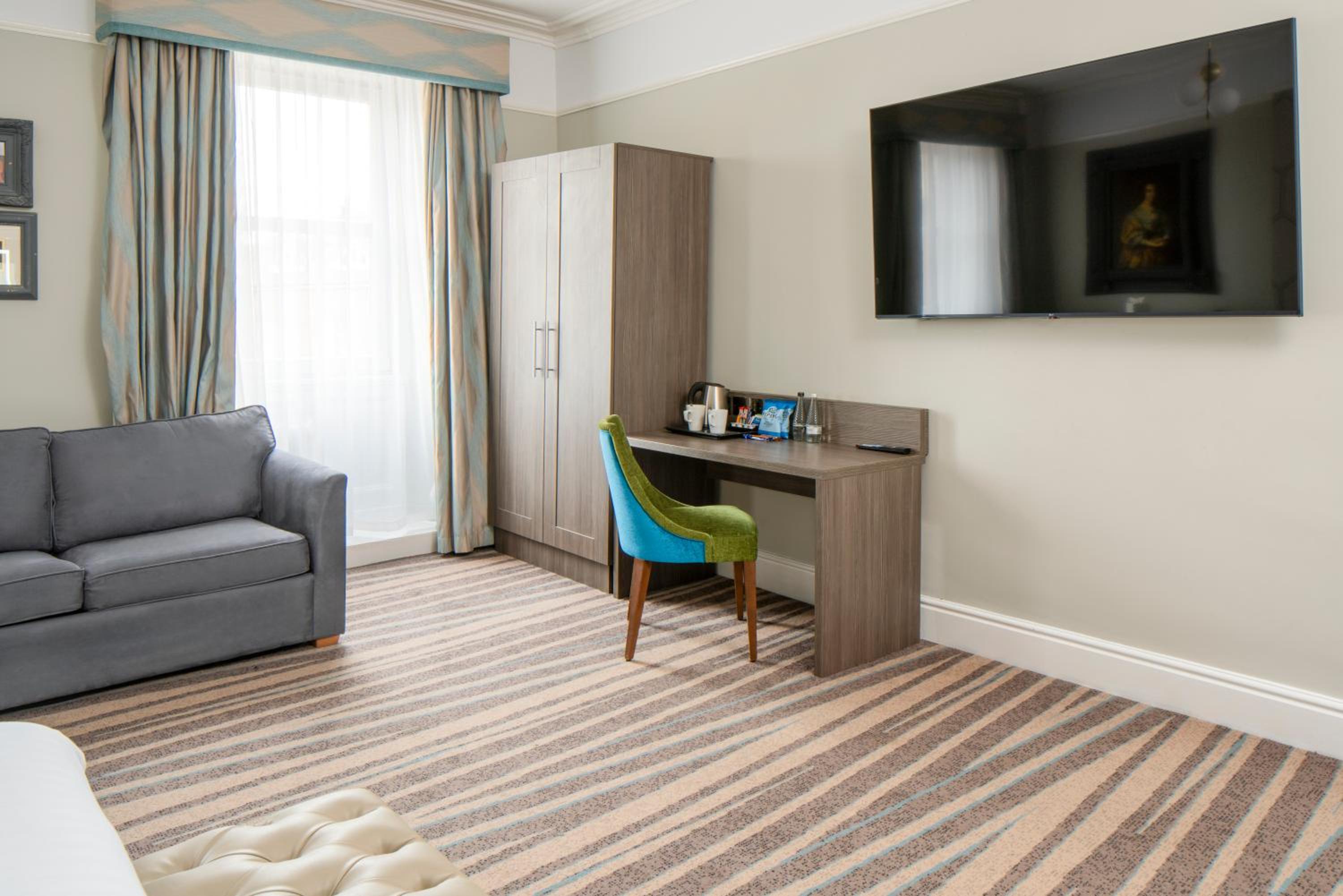 Superior Double Room with Sofa Bed - Non-Smoking - Photo 5