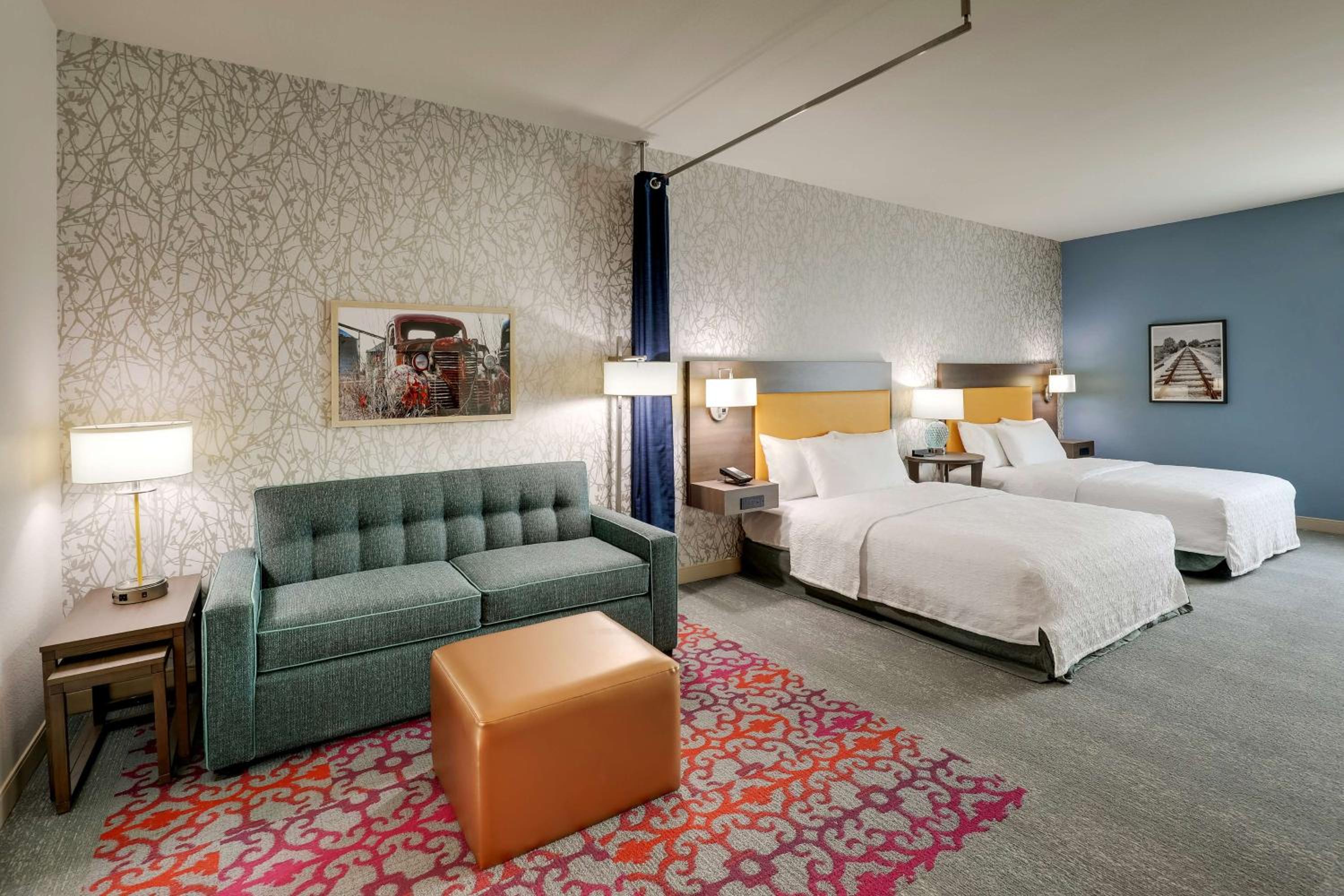 Studio Suite with Two Queen Beds - Photo 14
