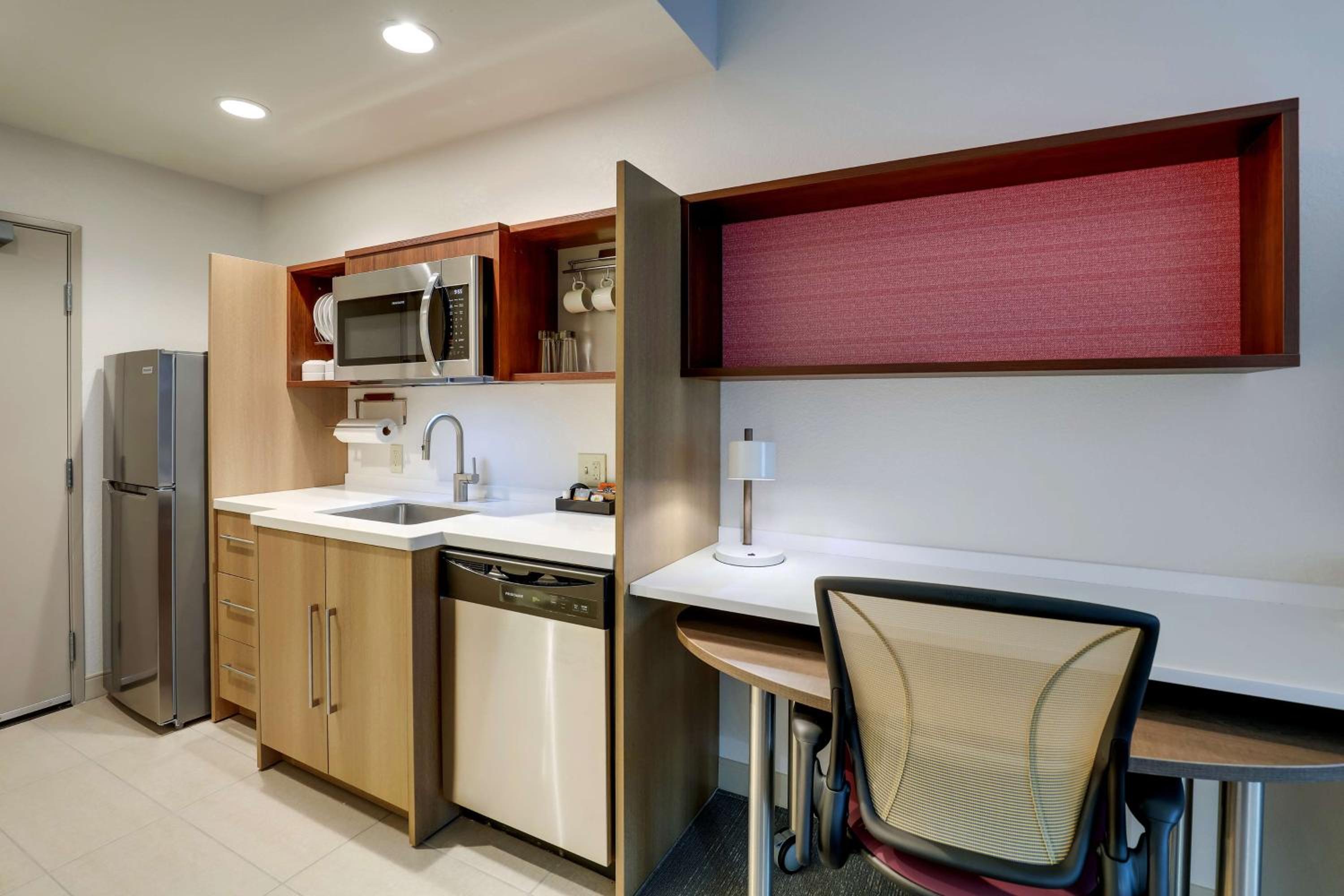 King Studio Suite - Photo 3