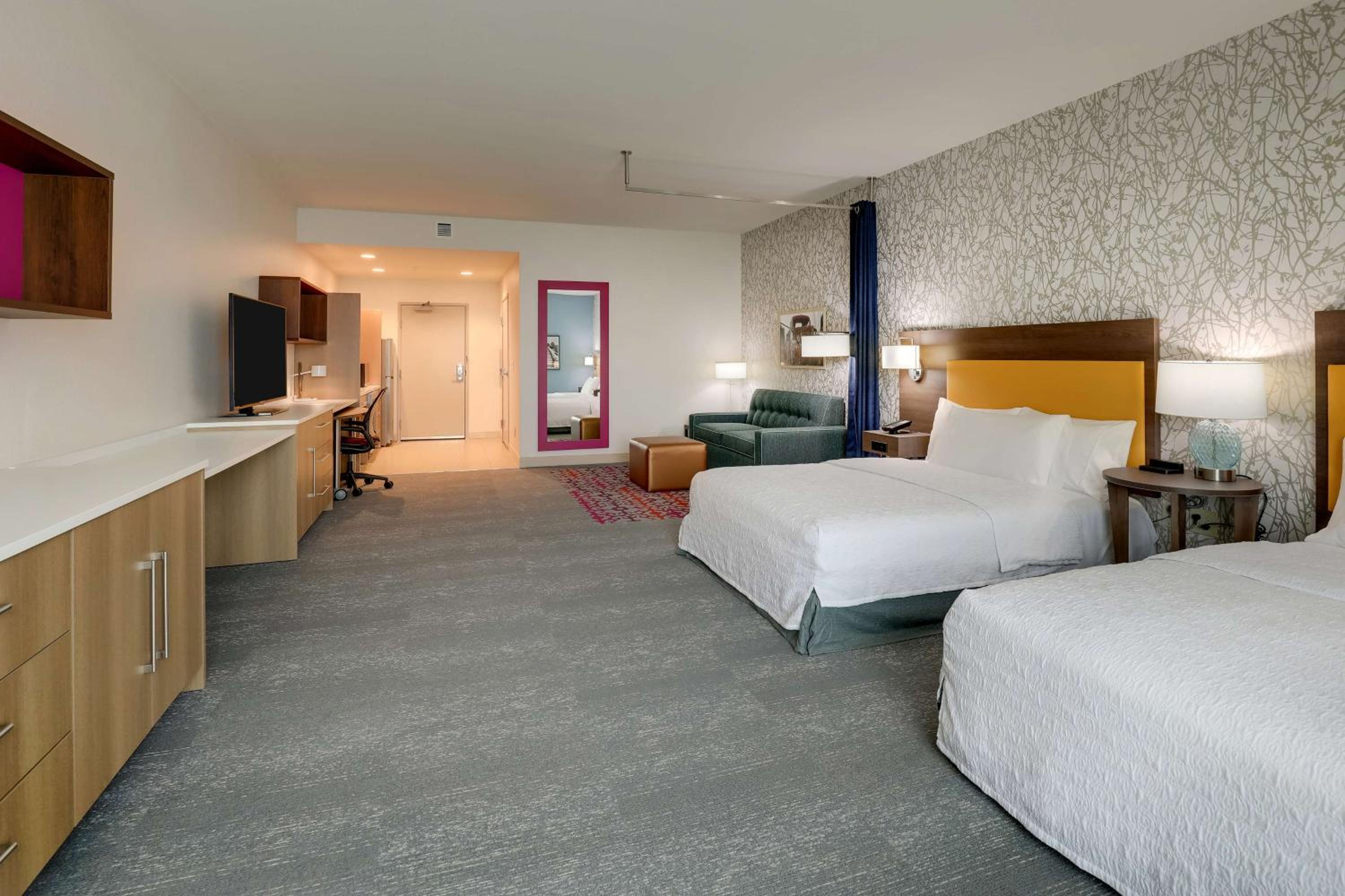 Studio Suite with Two Queen Beds - Photo 11
