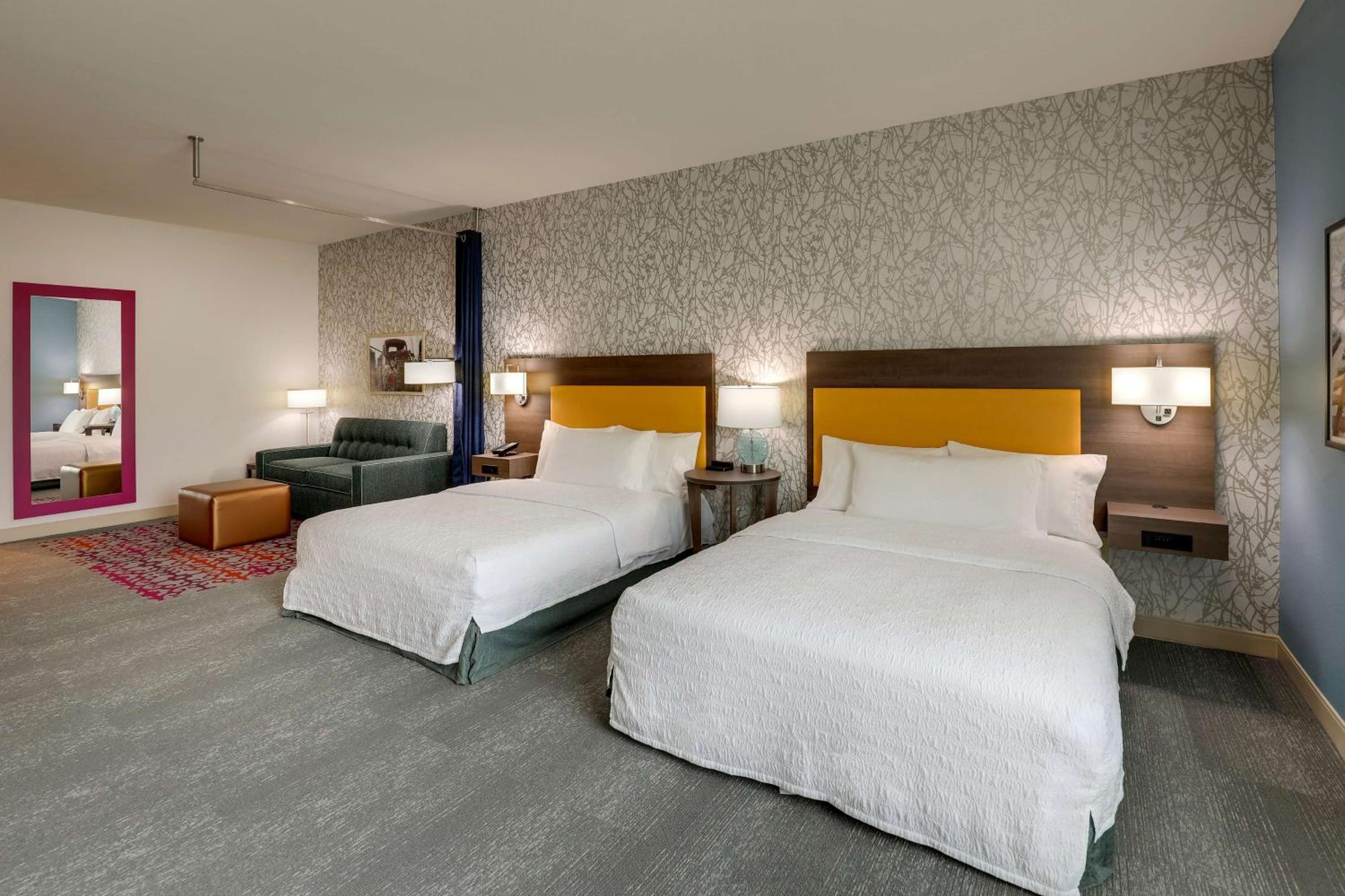 Studio Suite with Two Queen Beds - Photo 12