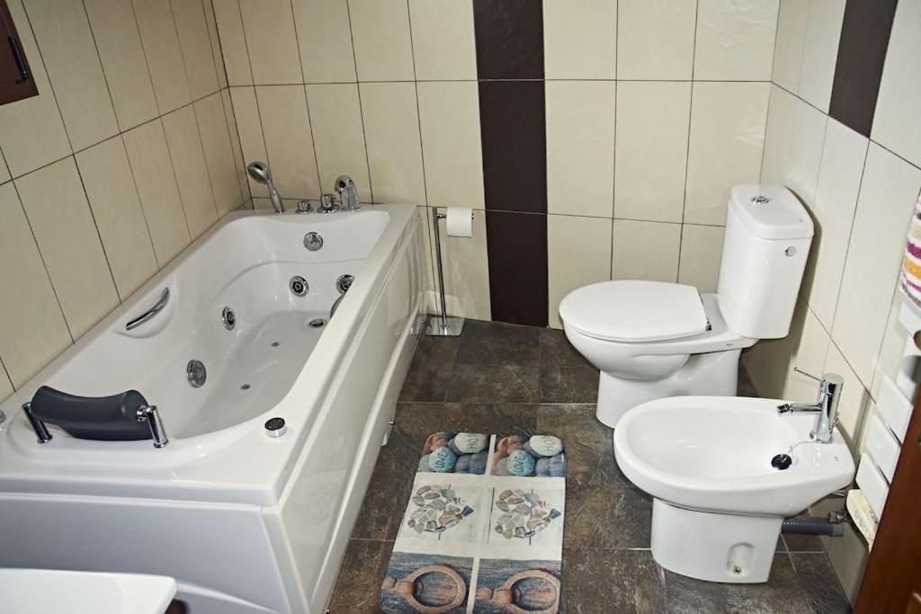 Three-Bedroom House photo 3