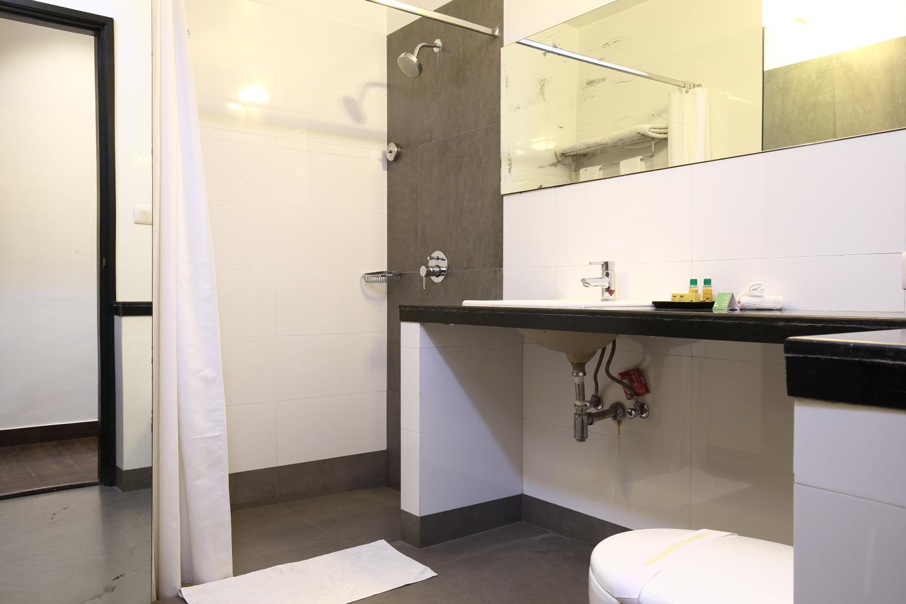 Standard Double Room - Photo 3