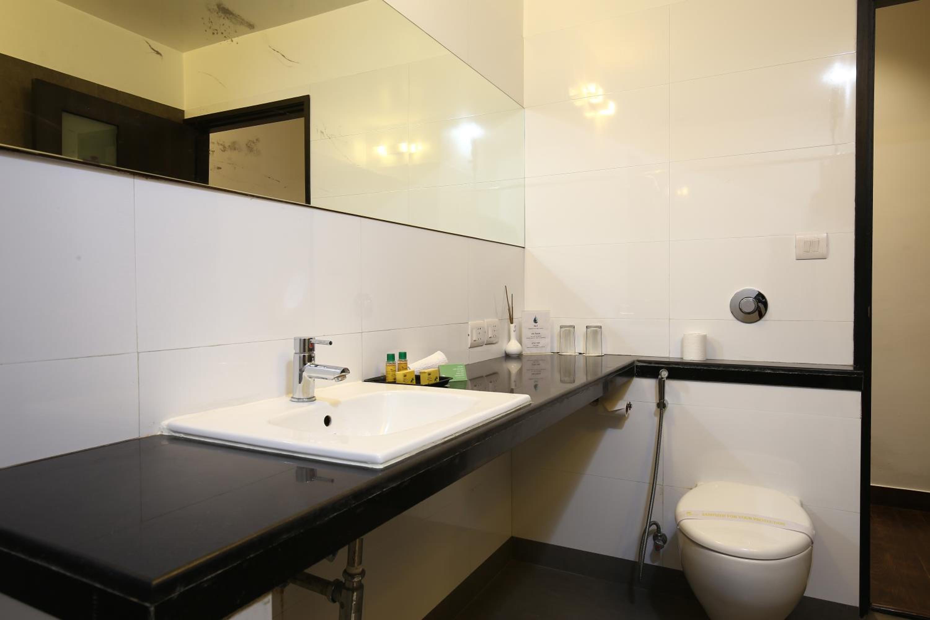 Standard Double Room - Photo 6