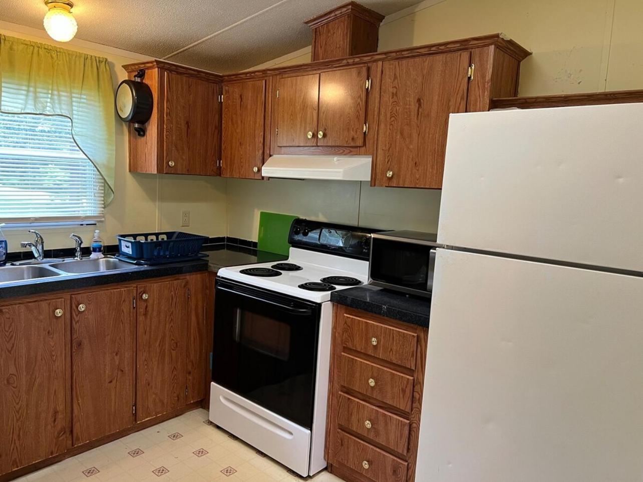 Three-Bedroom House photo 2