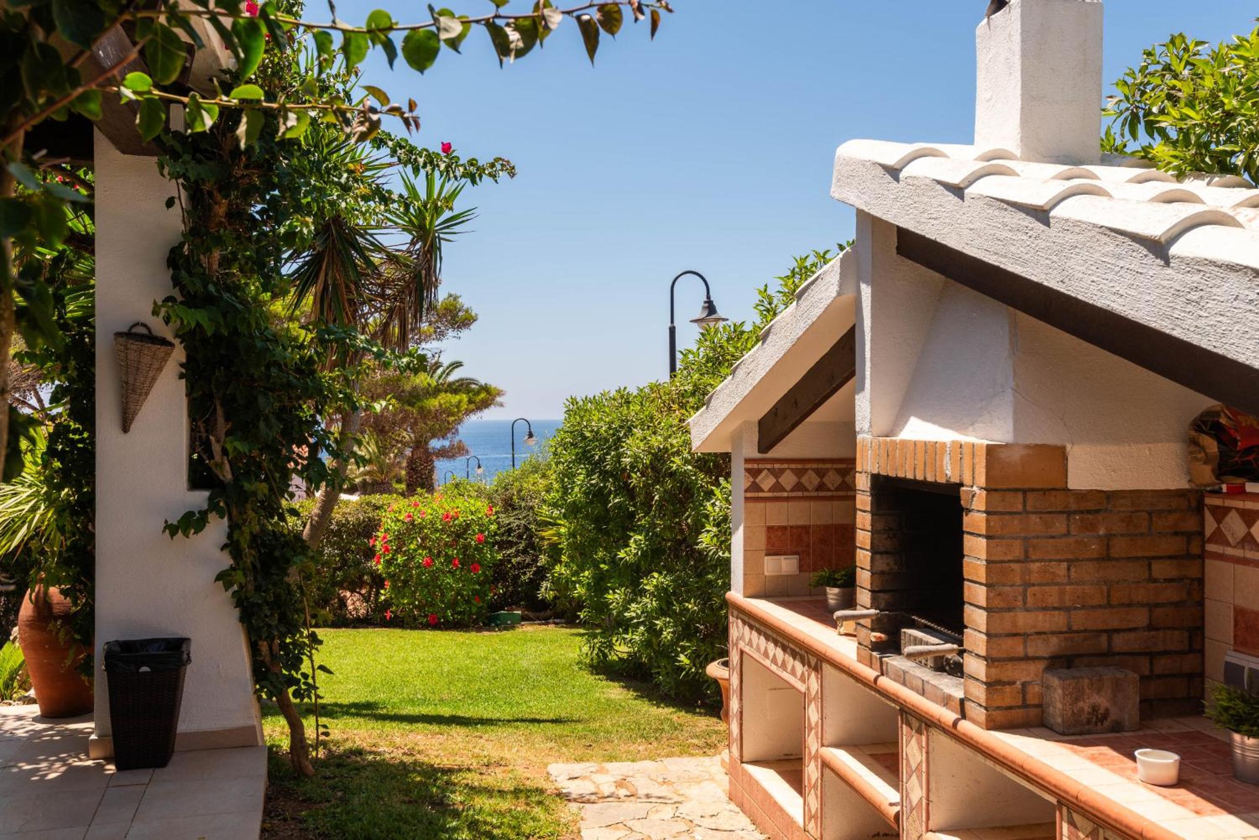 Villa photo 2