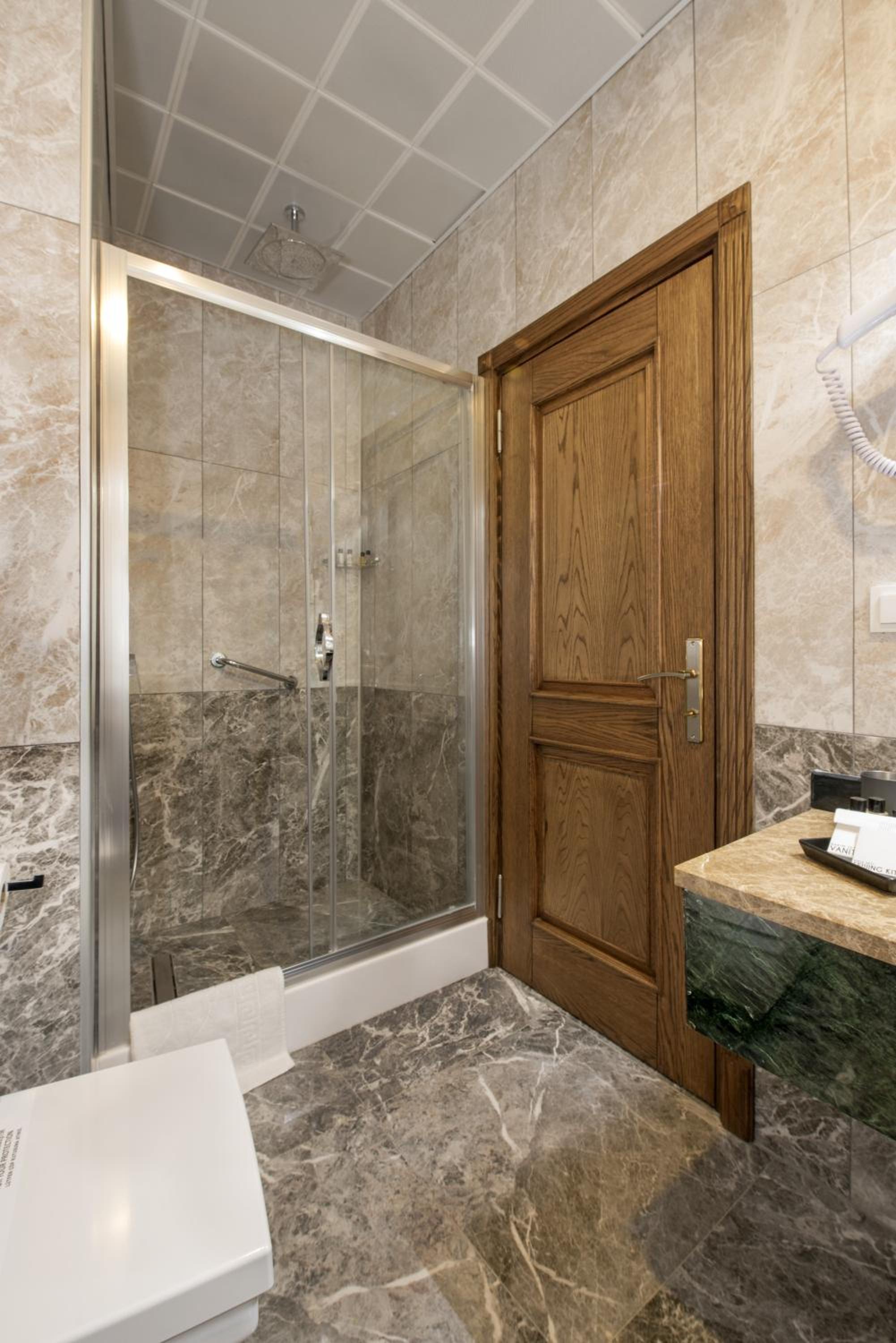 Deluxe Triple Room photo 3