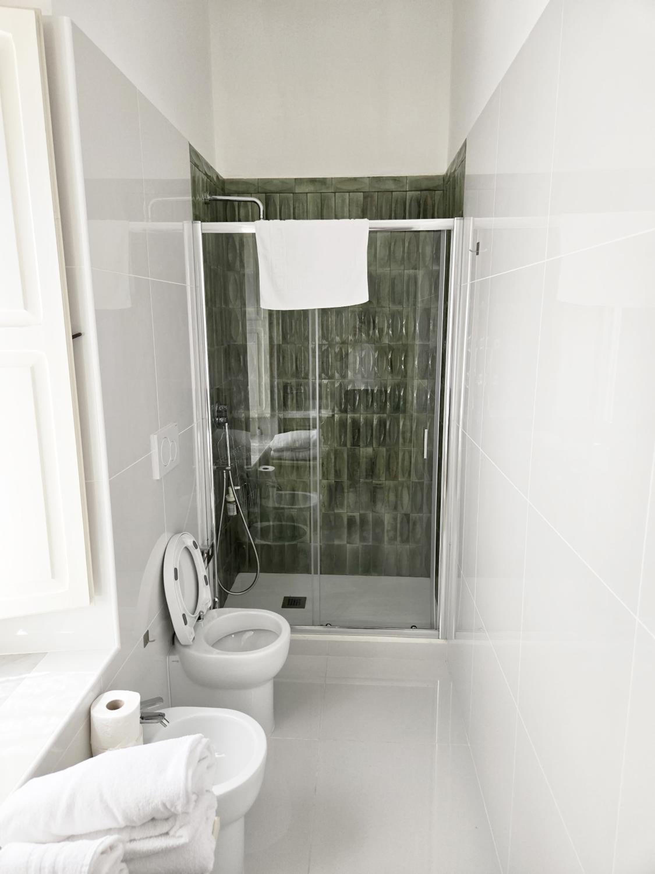 Double Room with Private Bathroom photo 3