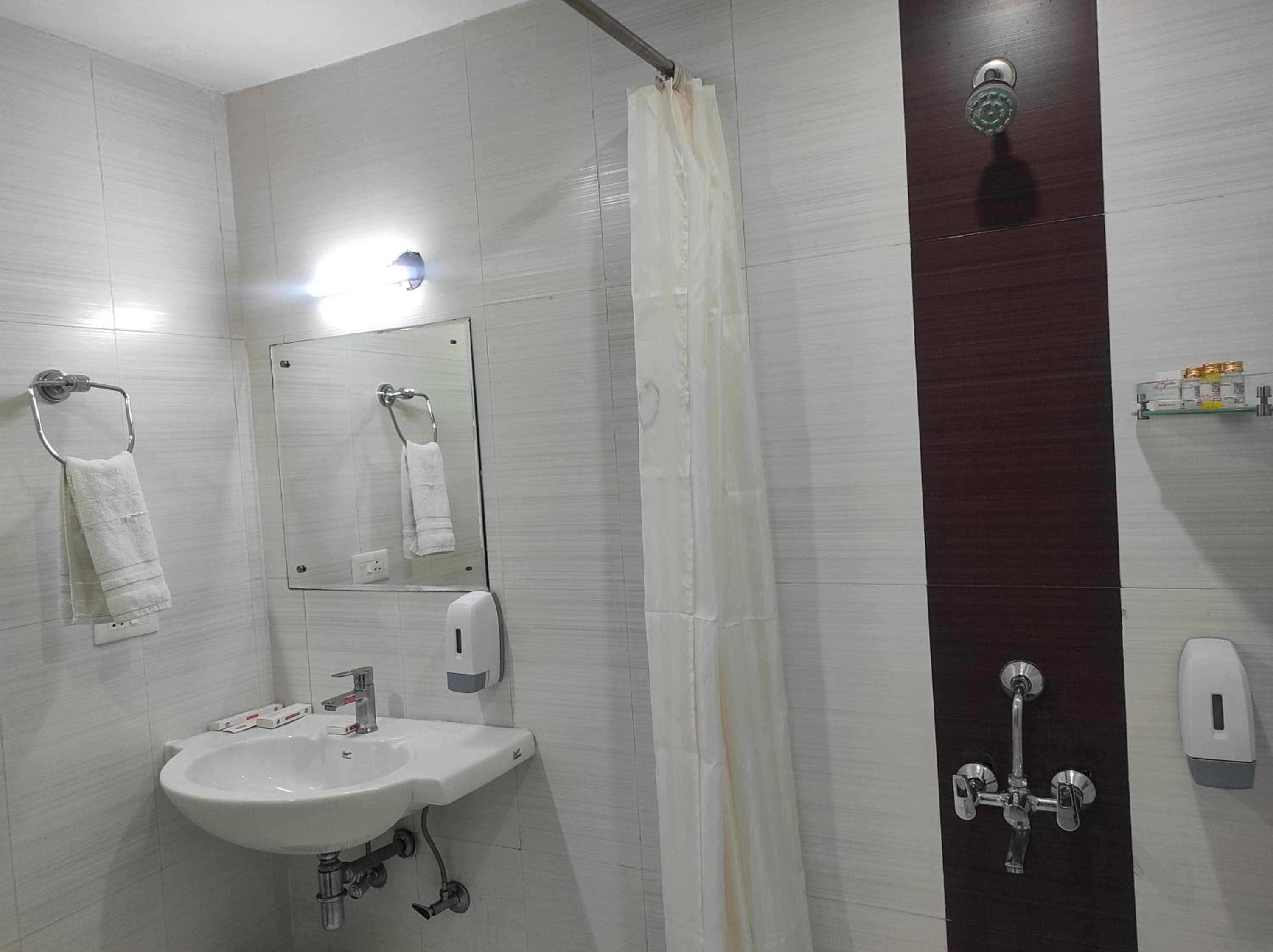 Deluxe Double Room photo 2
