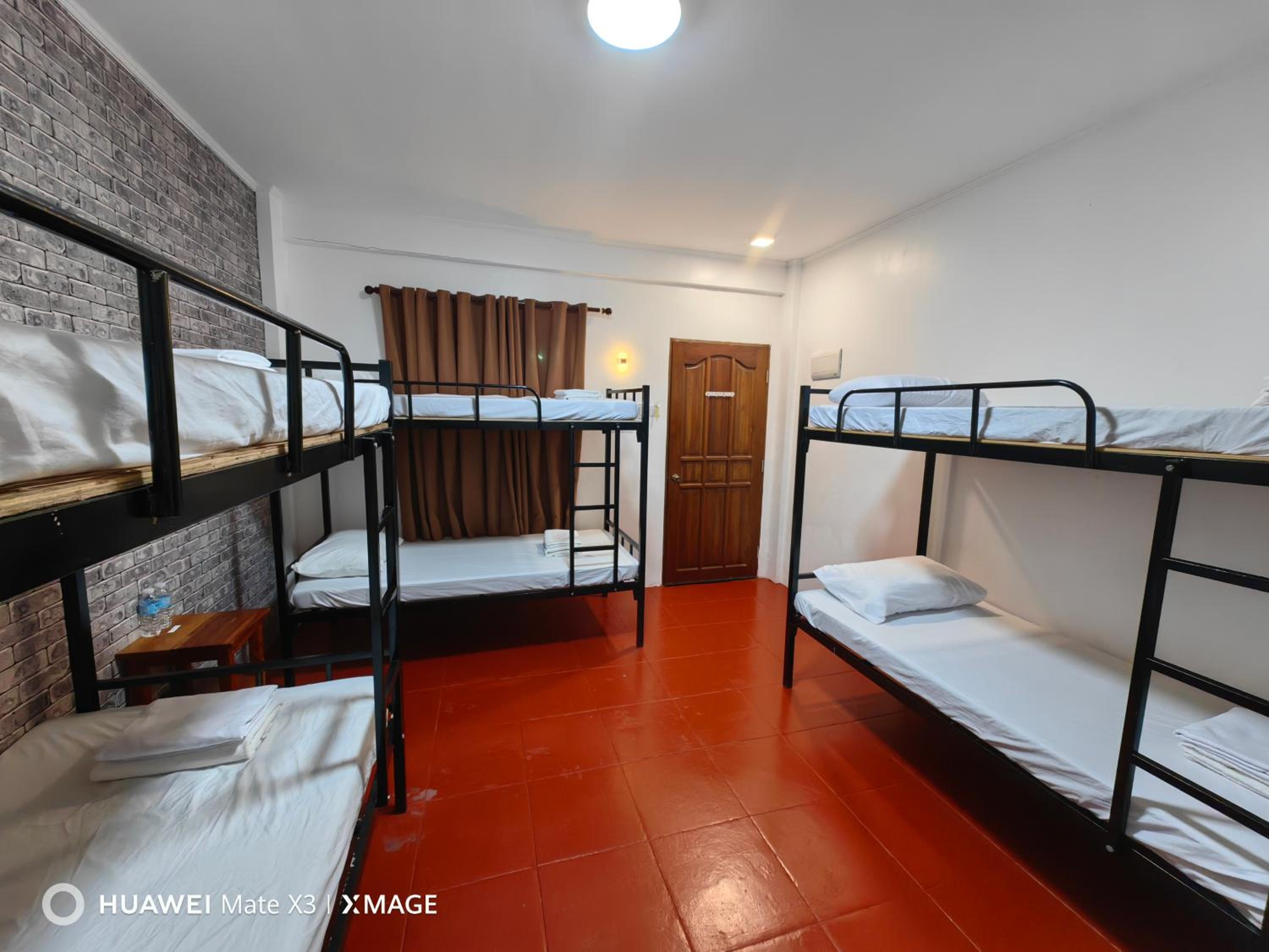 Mixed Dormitory Room
