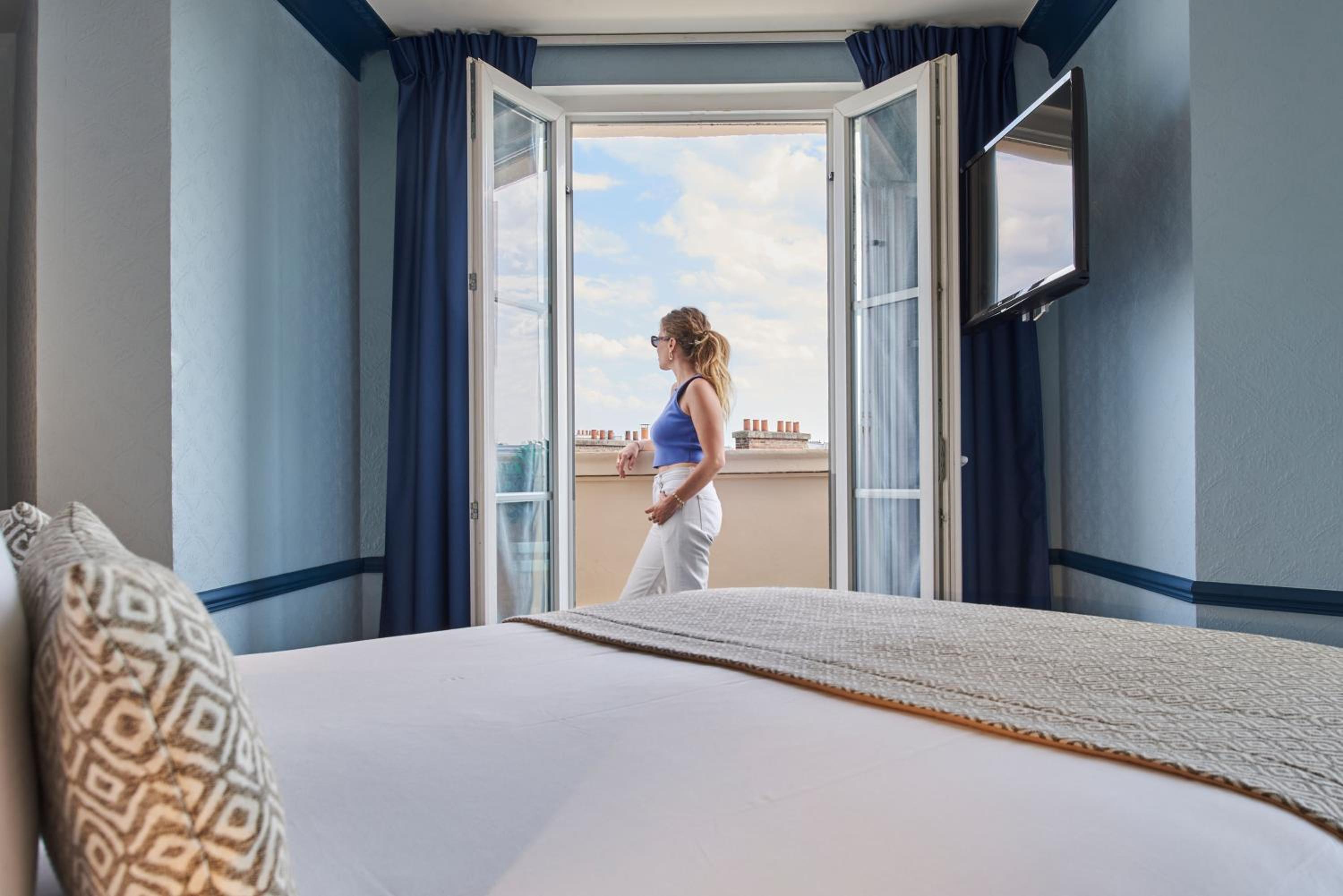 Double Room with Balcony photo 3