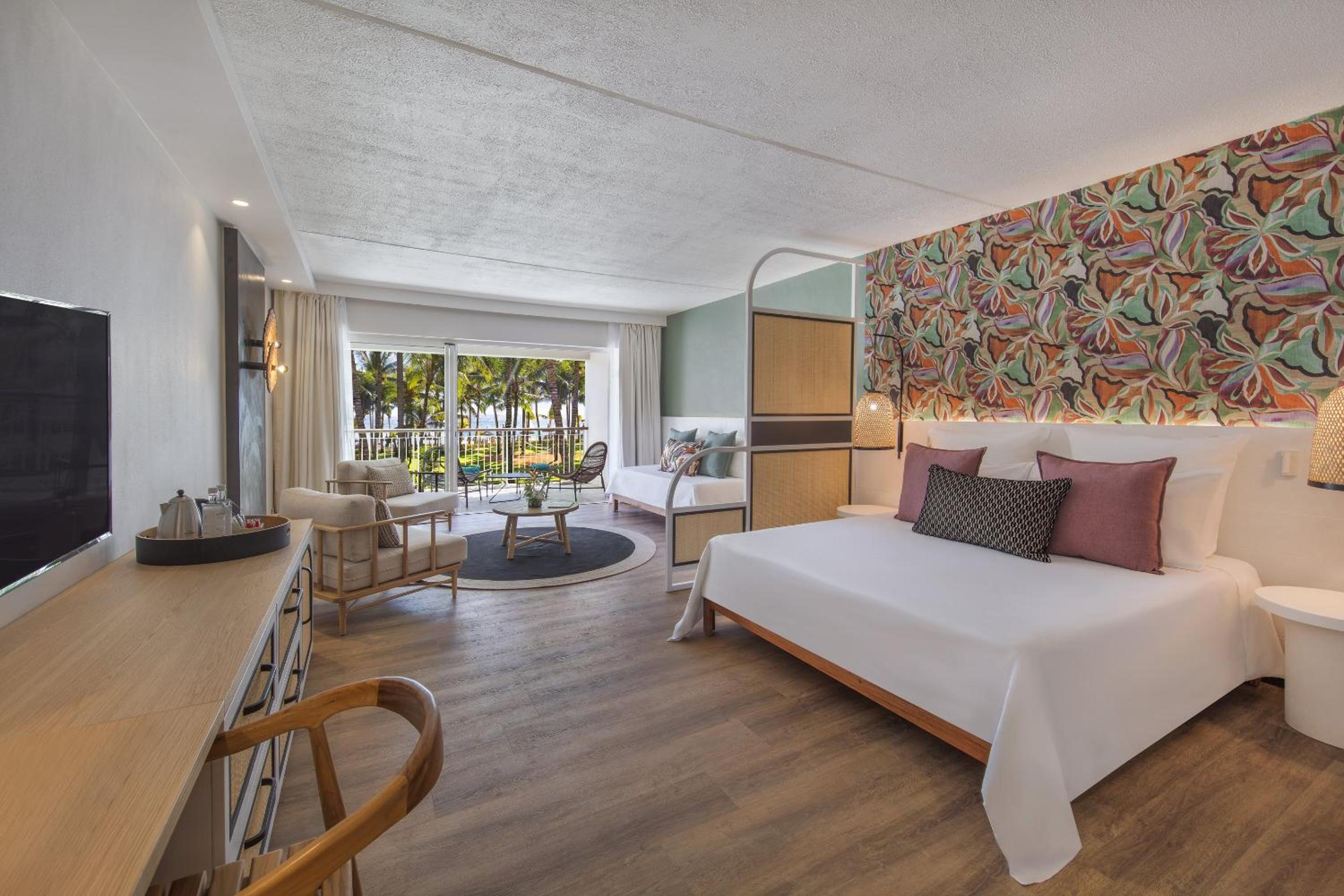 Victoria Room – Honeymooners only photo 2