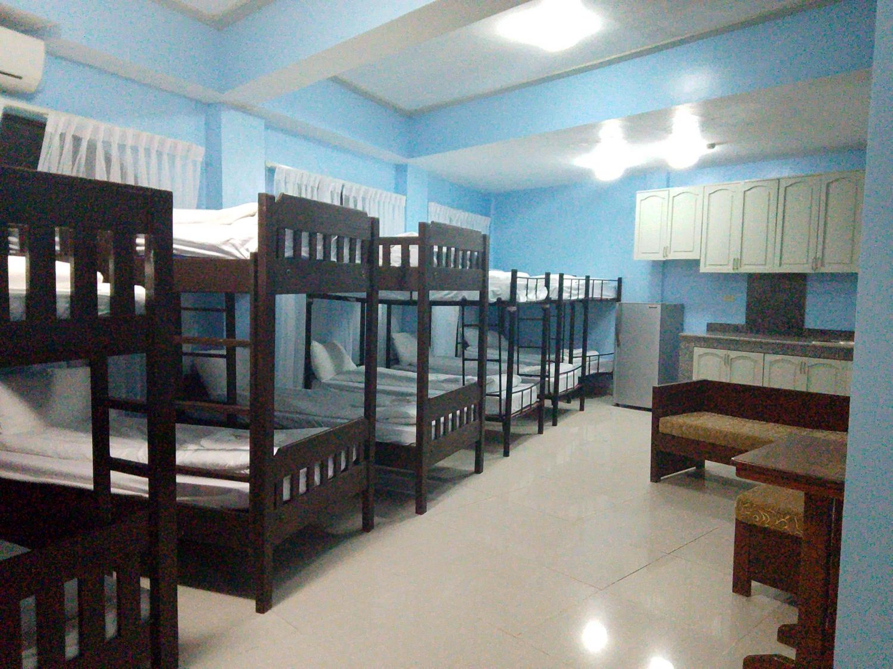 Family Room - Photo 2