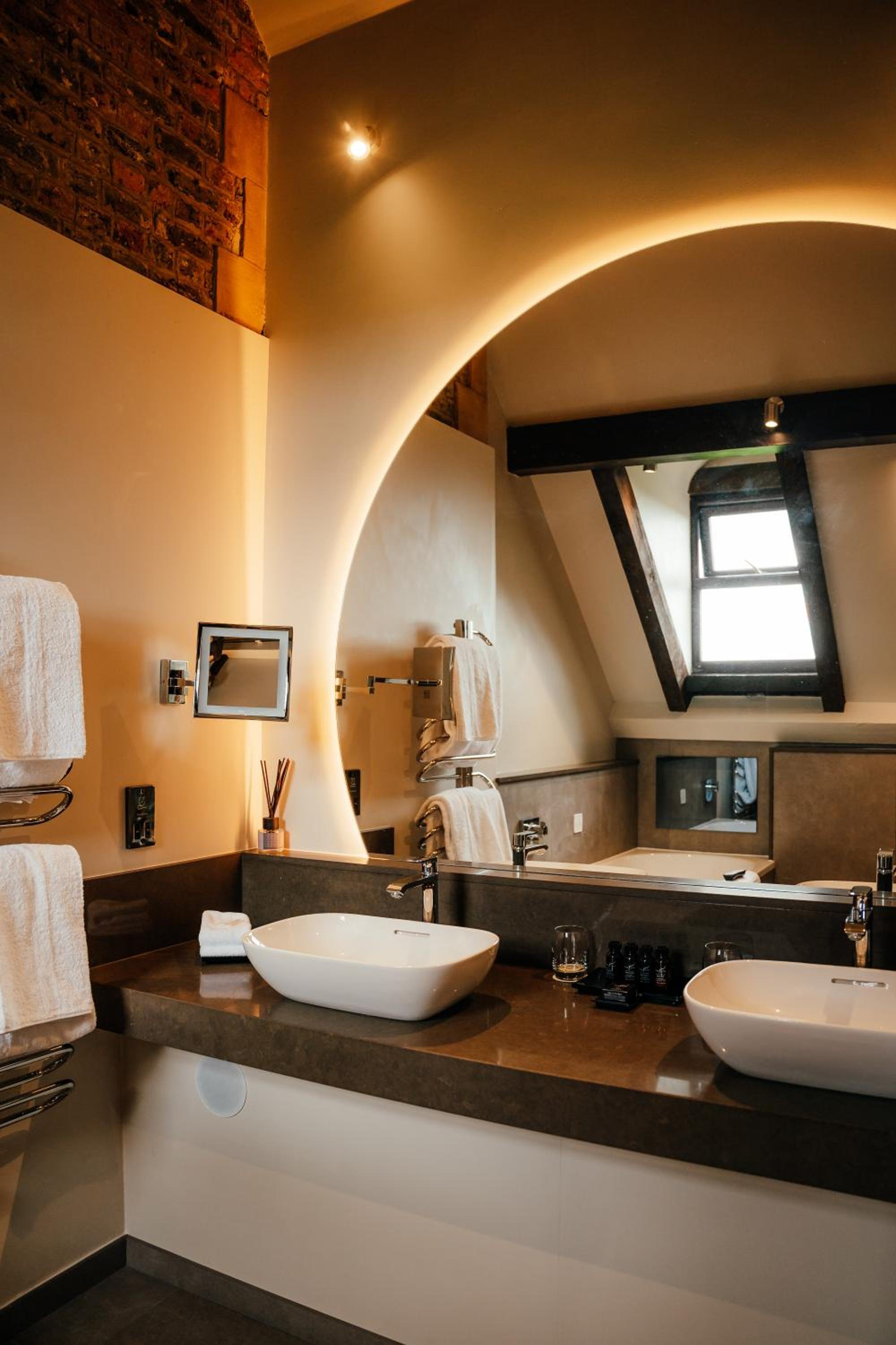 Luxe Junior Suite with a View photo 2