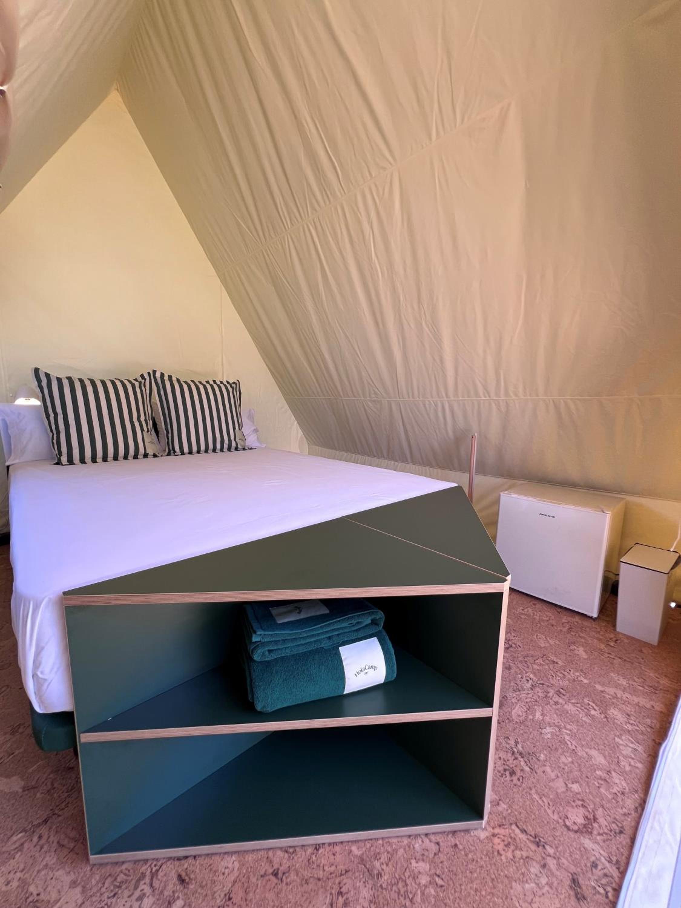 Tent - Photo 1