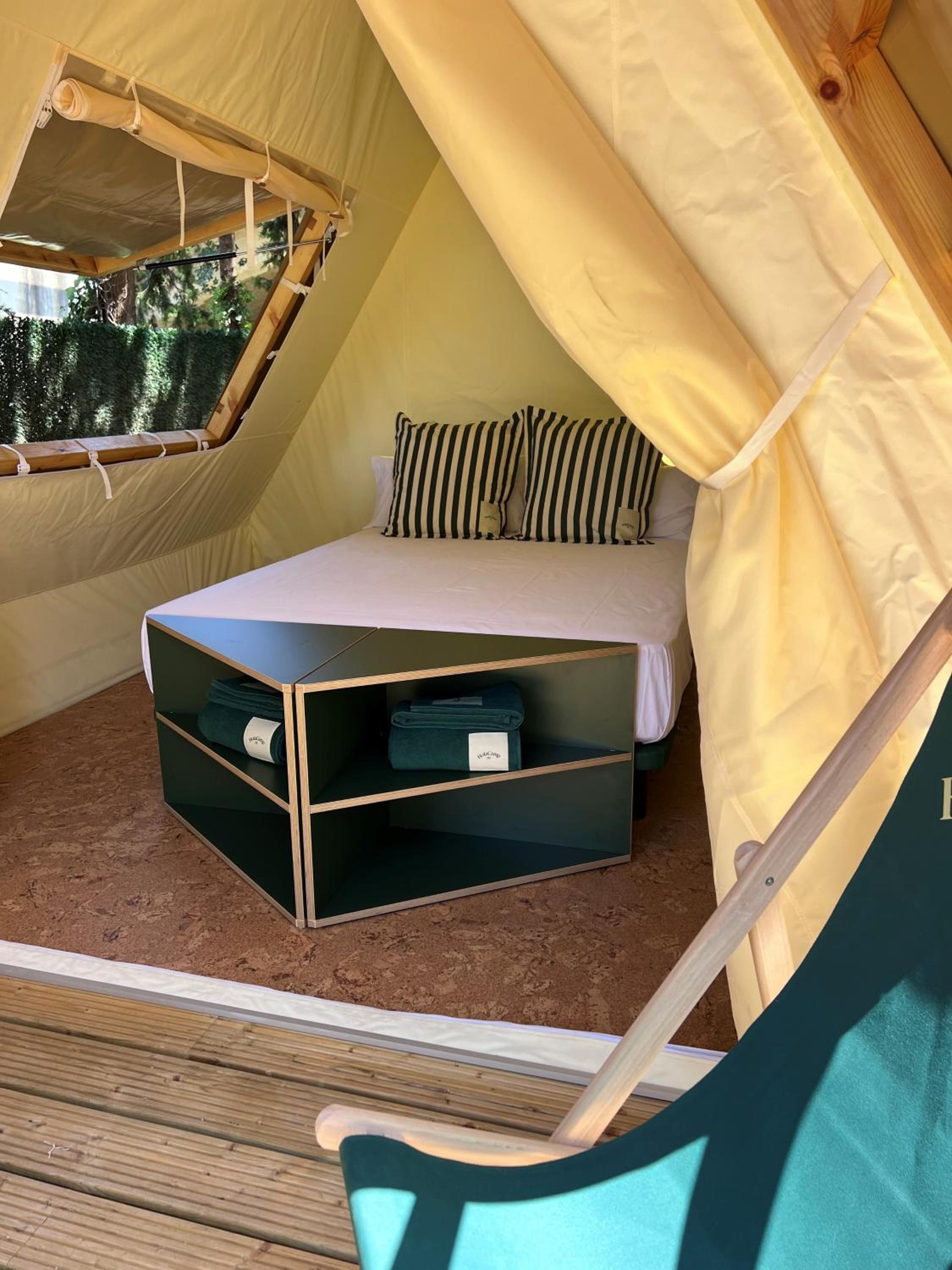 Tent - Photo 3