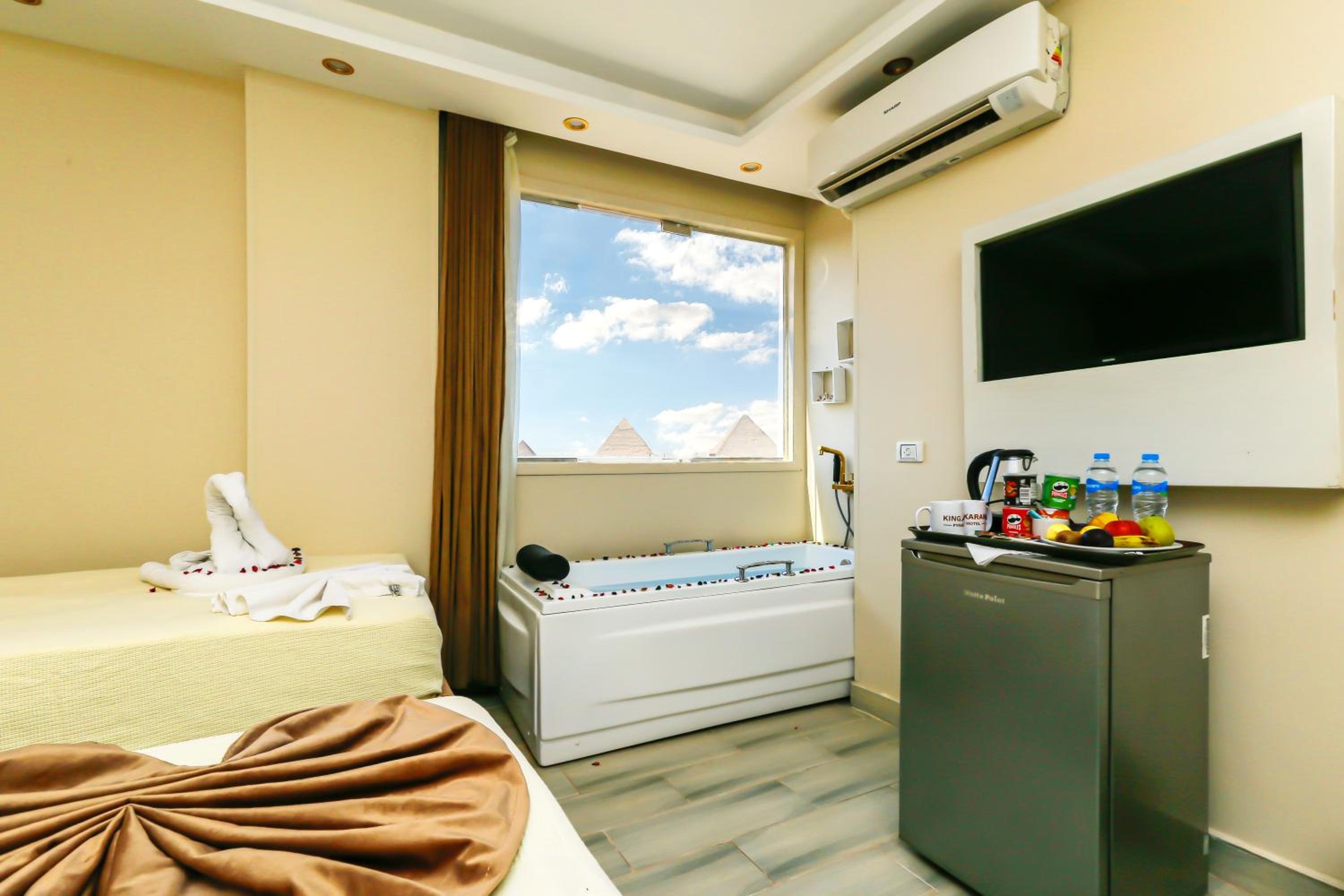 King Room with Jacuzzi and Pyramids View