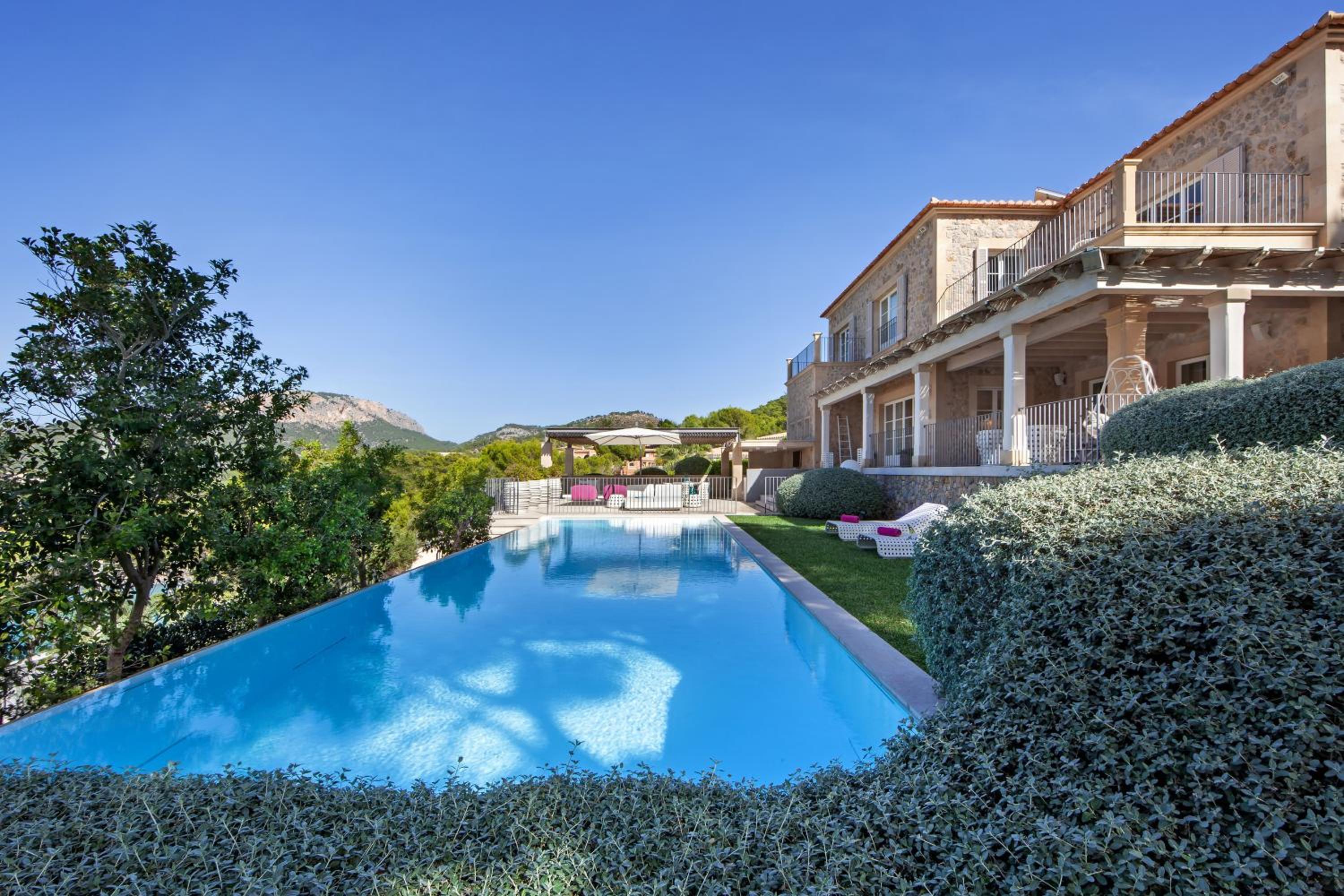 Villa with Sea View photo 3