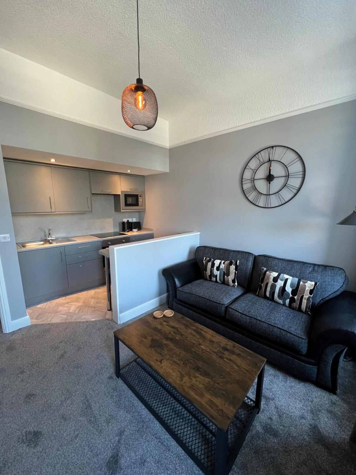 Apartment photo 2