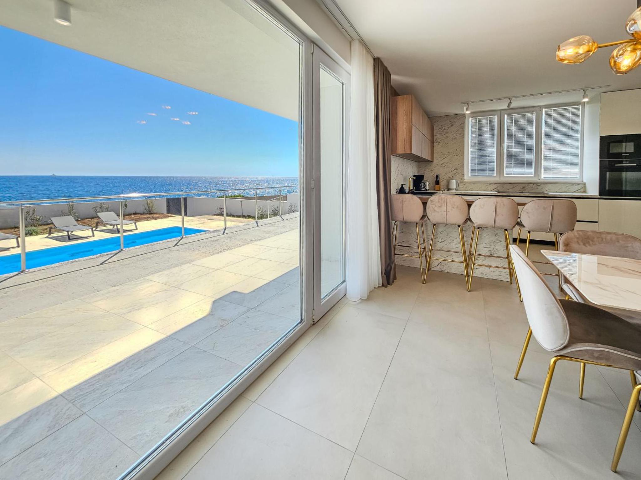 Villa photo 2