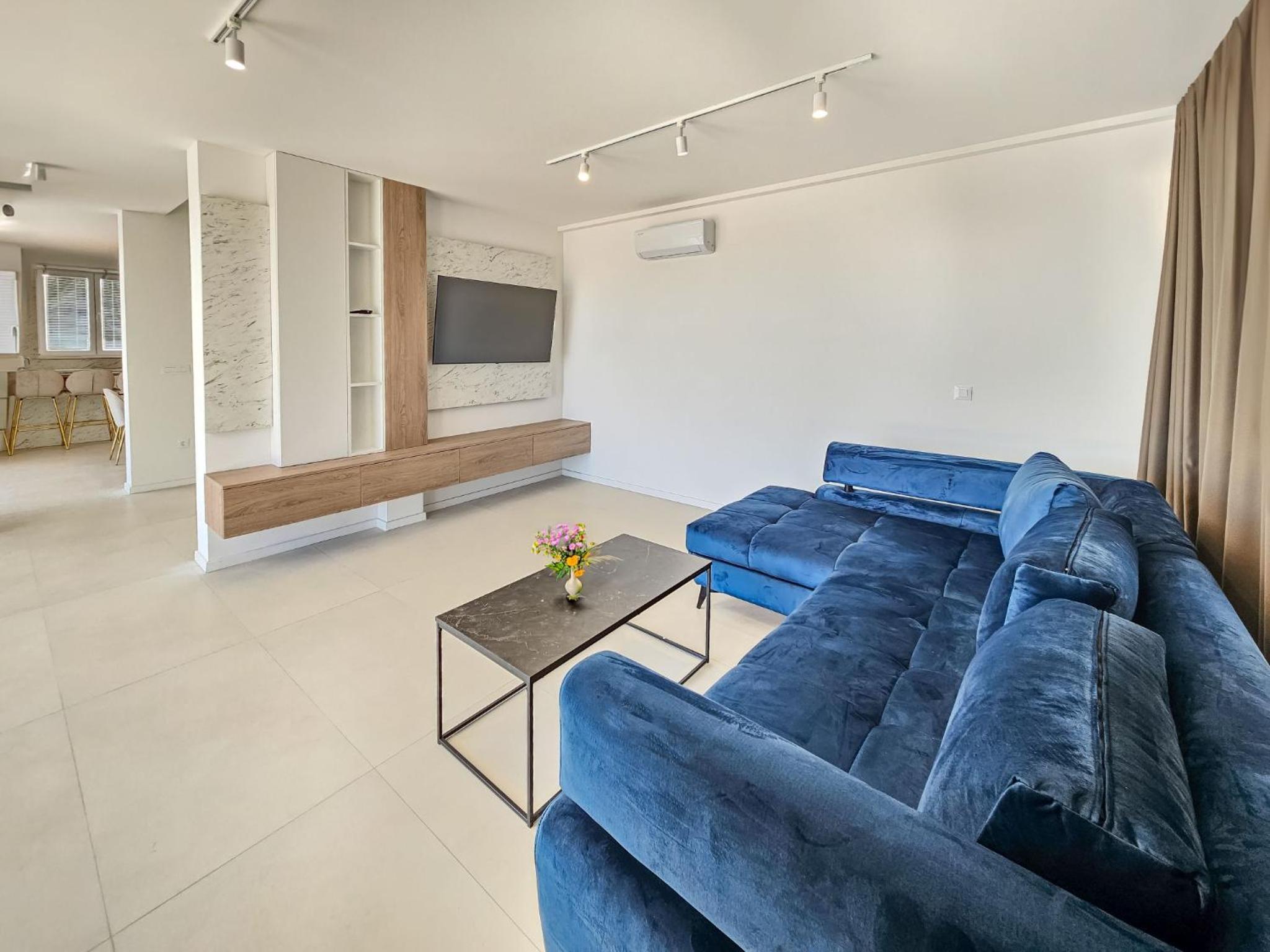 Villa photo 3