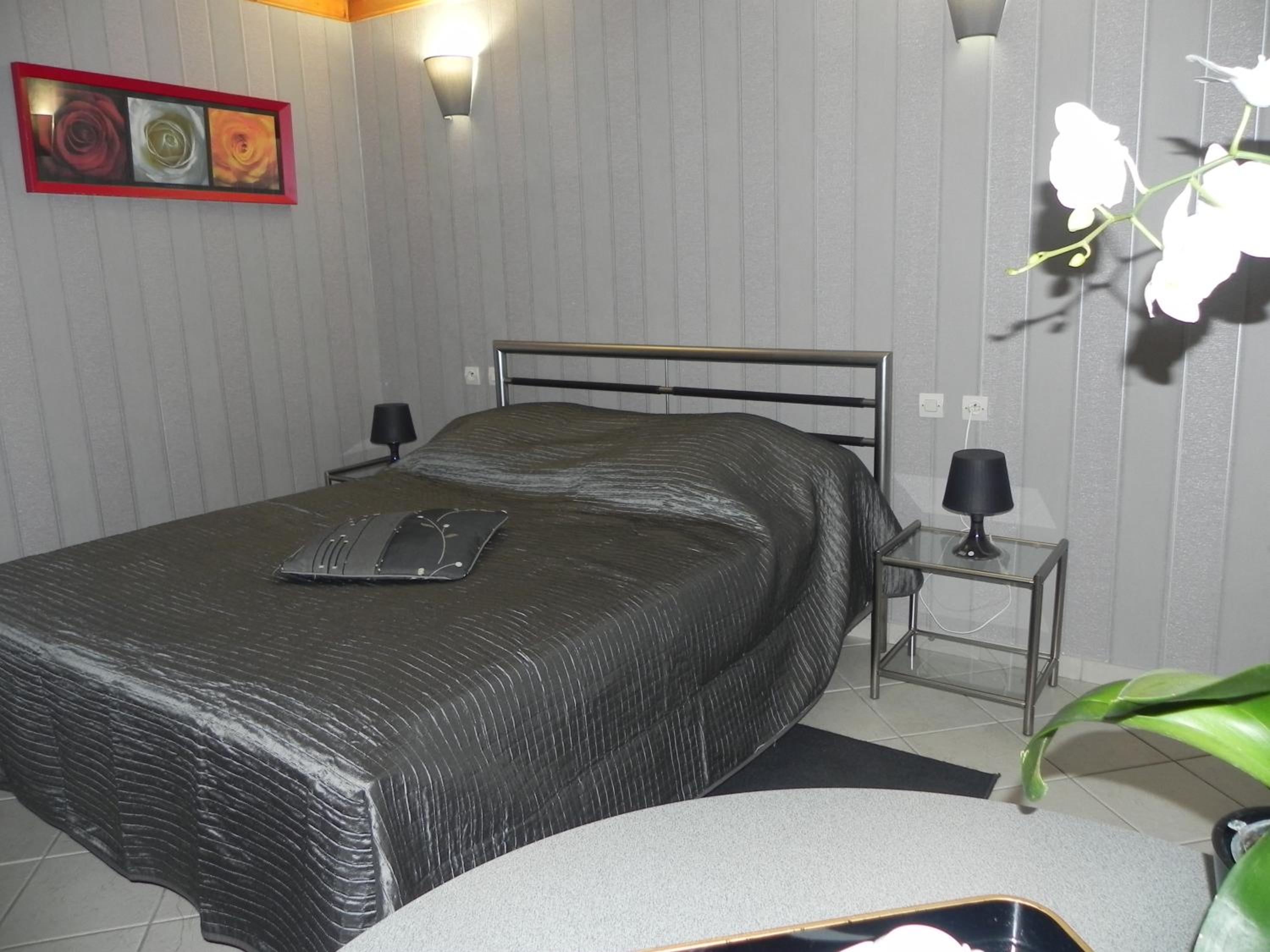 Double Room - Photo 7