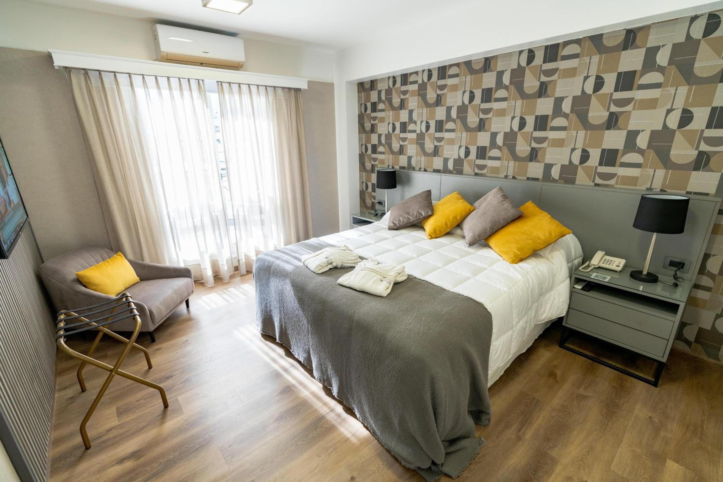 Suite with Balcony photo 2