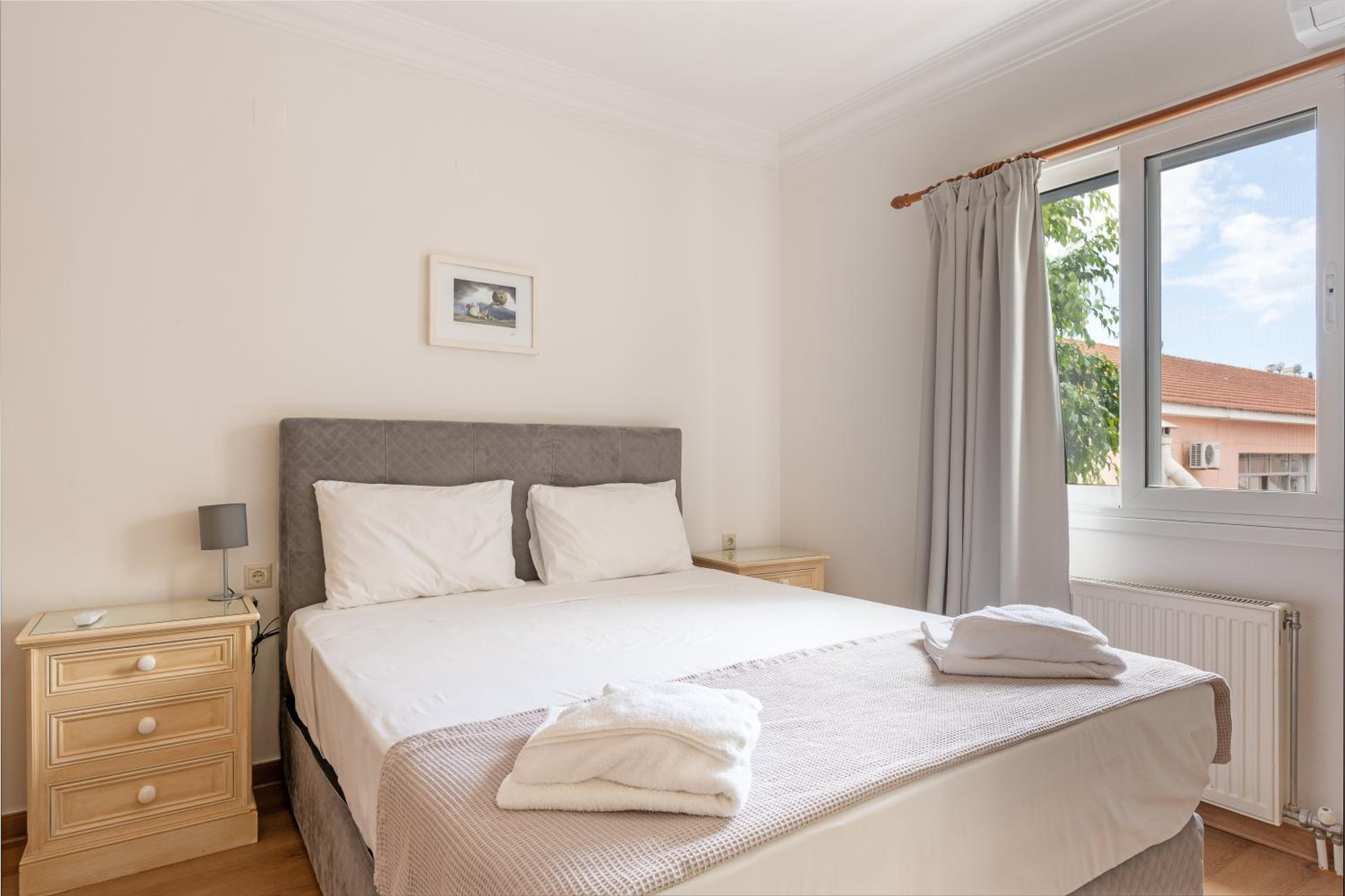 One-Bedroom Apartment with Sea View - Photo 1