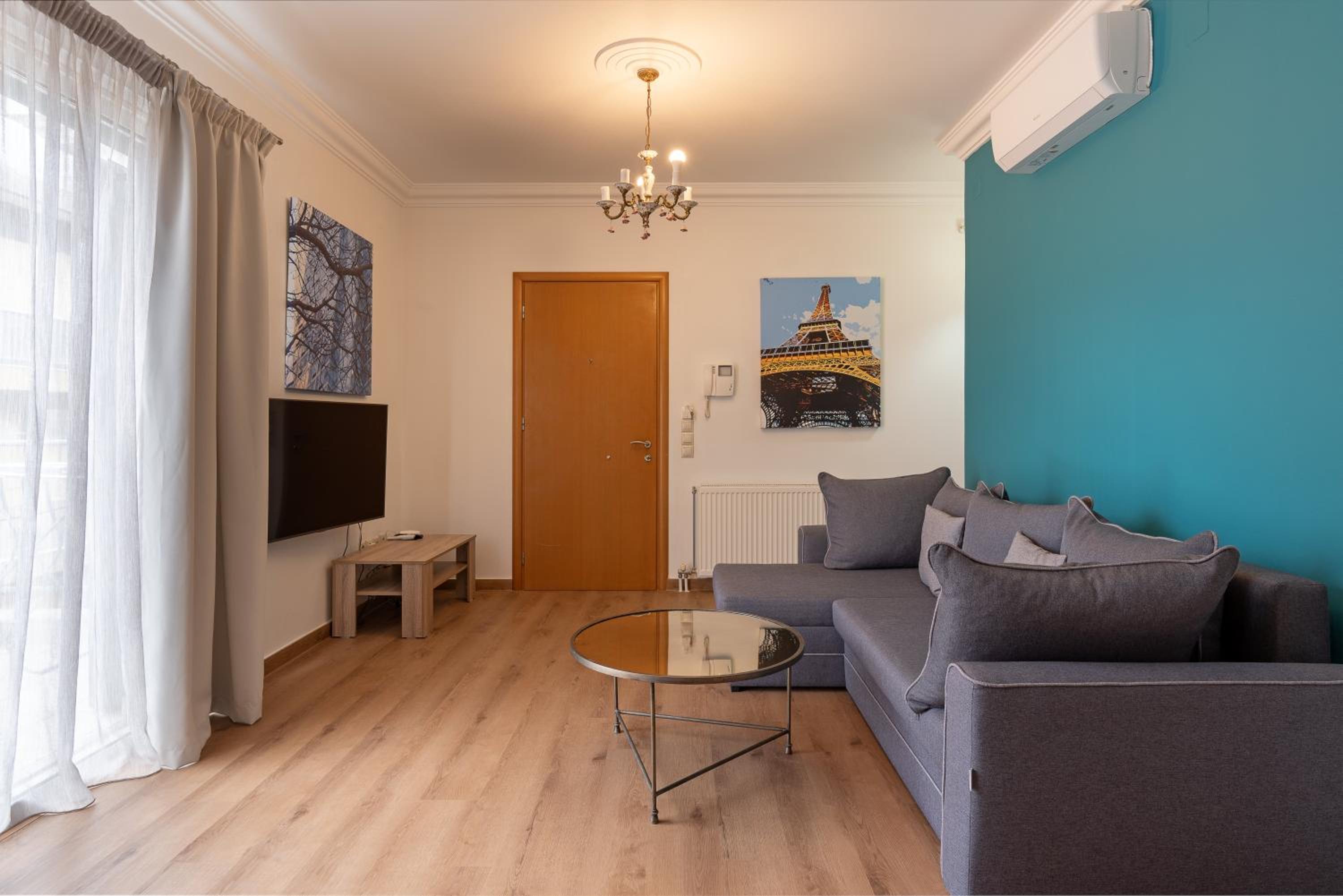 One-Bedroom Apartment with Sea View - Photo 10