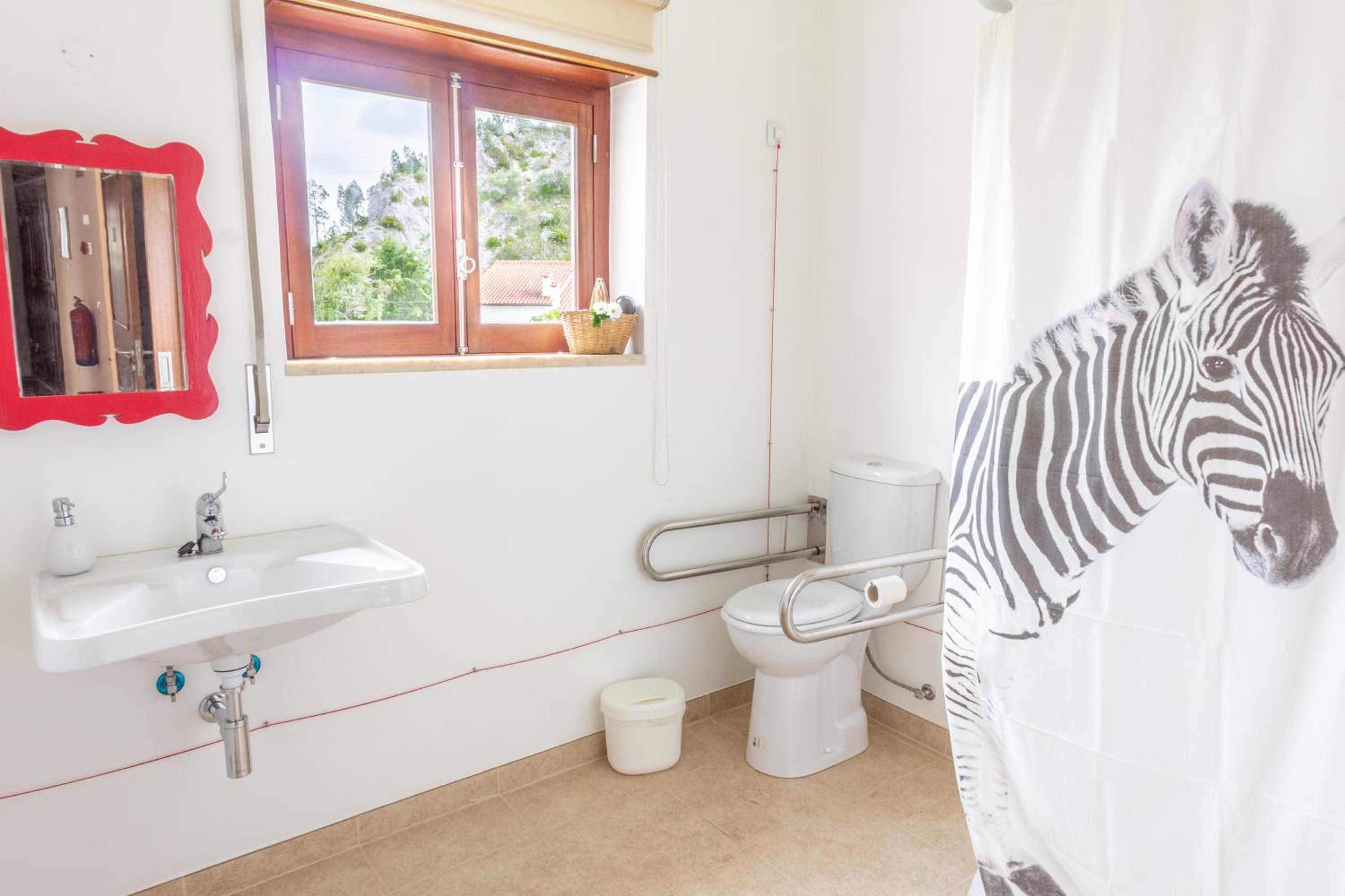 Double Room with Private Bathroom - Photo 12