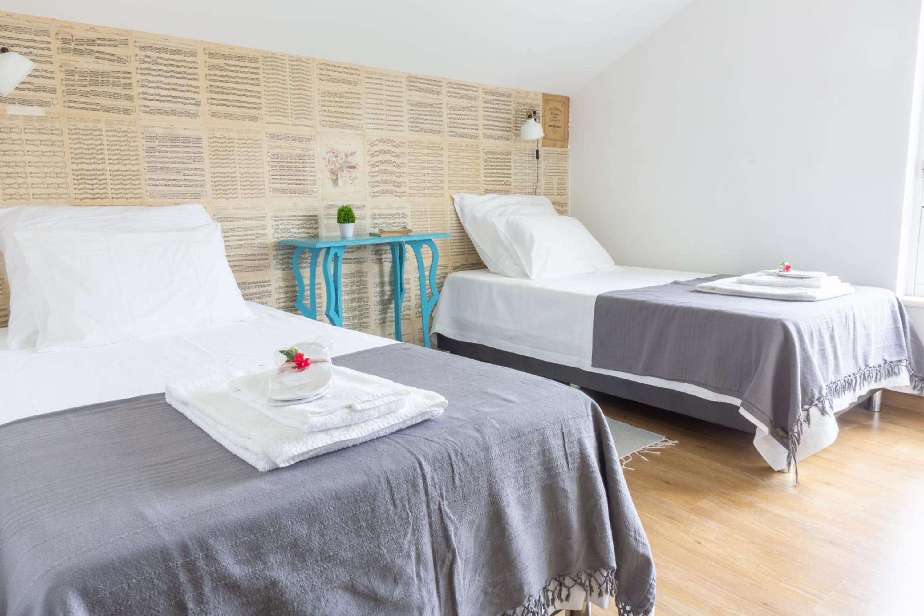 Double Room with Private Bathroom - Photo 9