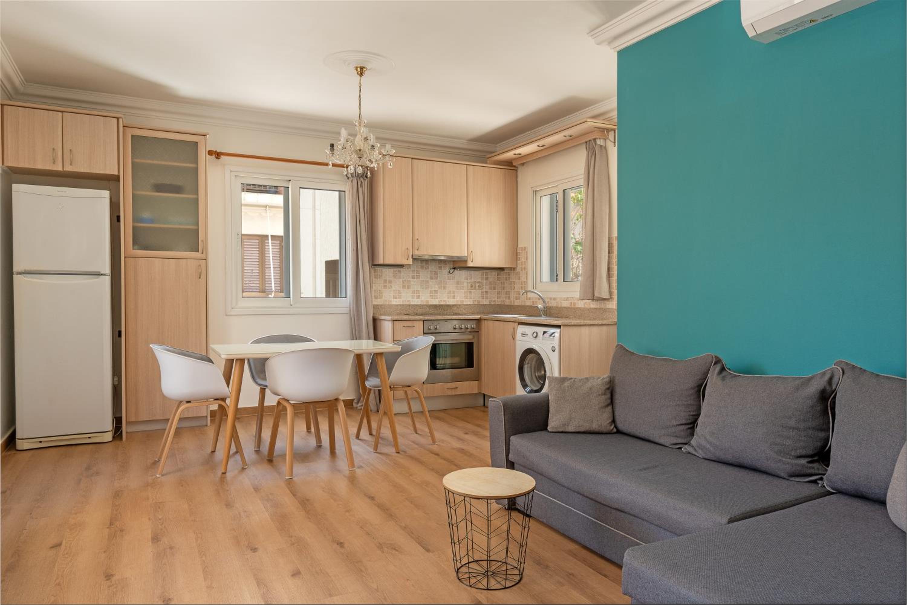 One-Bedroom Apartment with City View photo 3