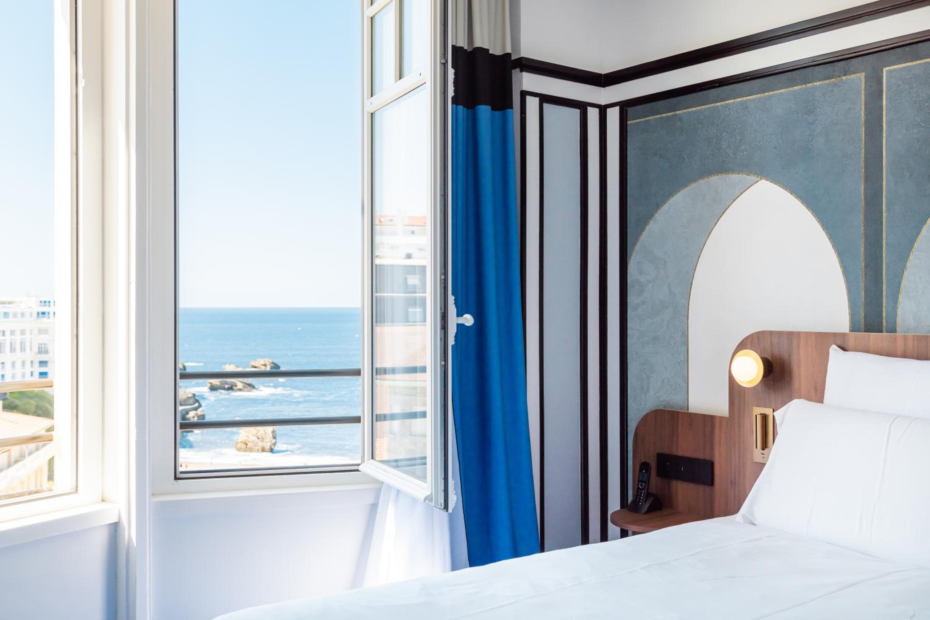 Deluxe Double Room with Ocean View - Photo 8