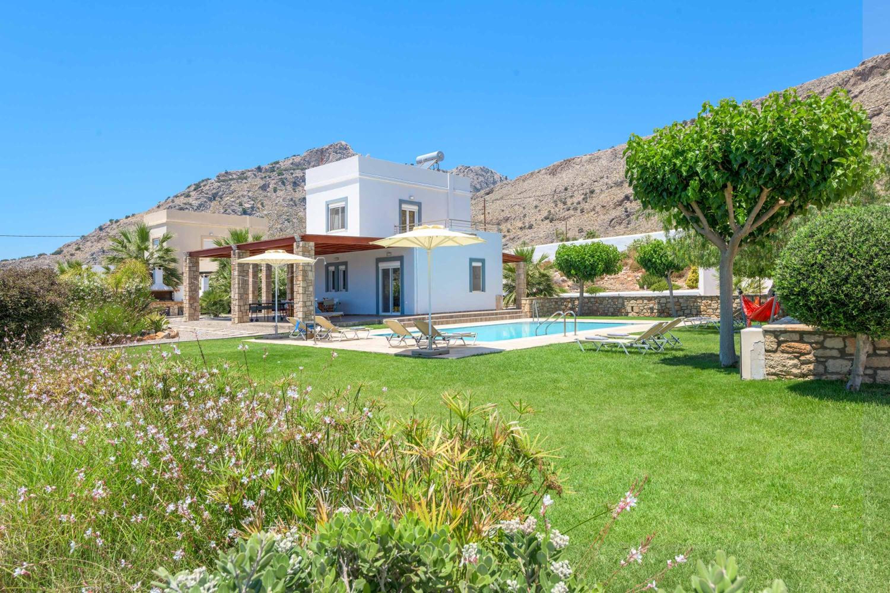 Villa photo 2