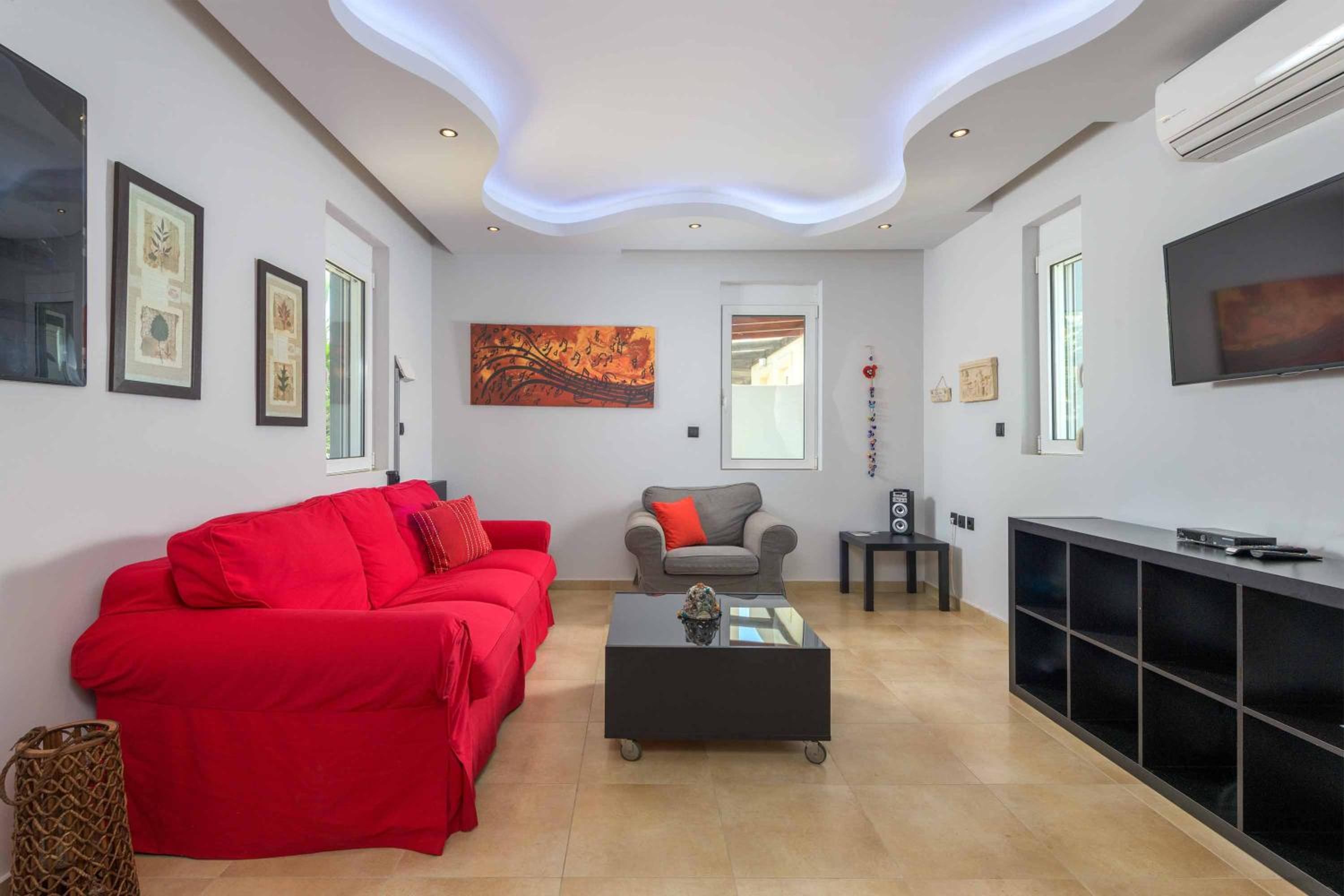 Villa photo 1
