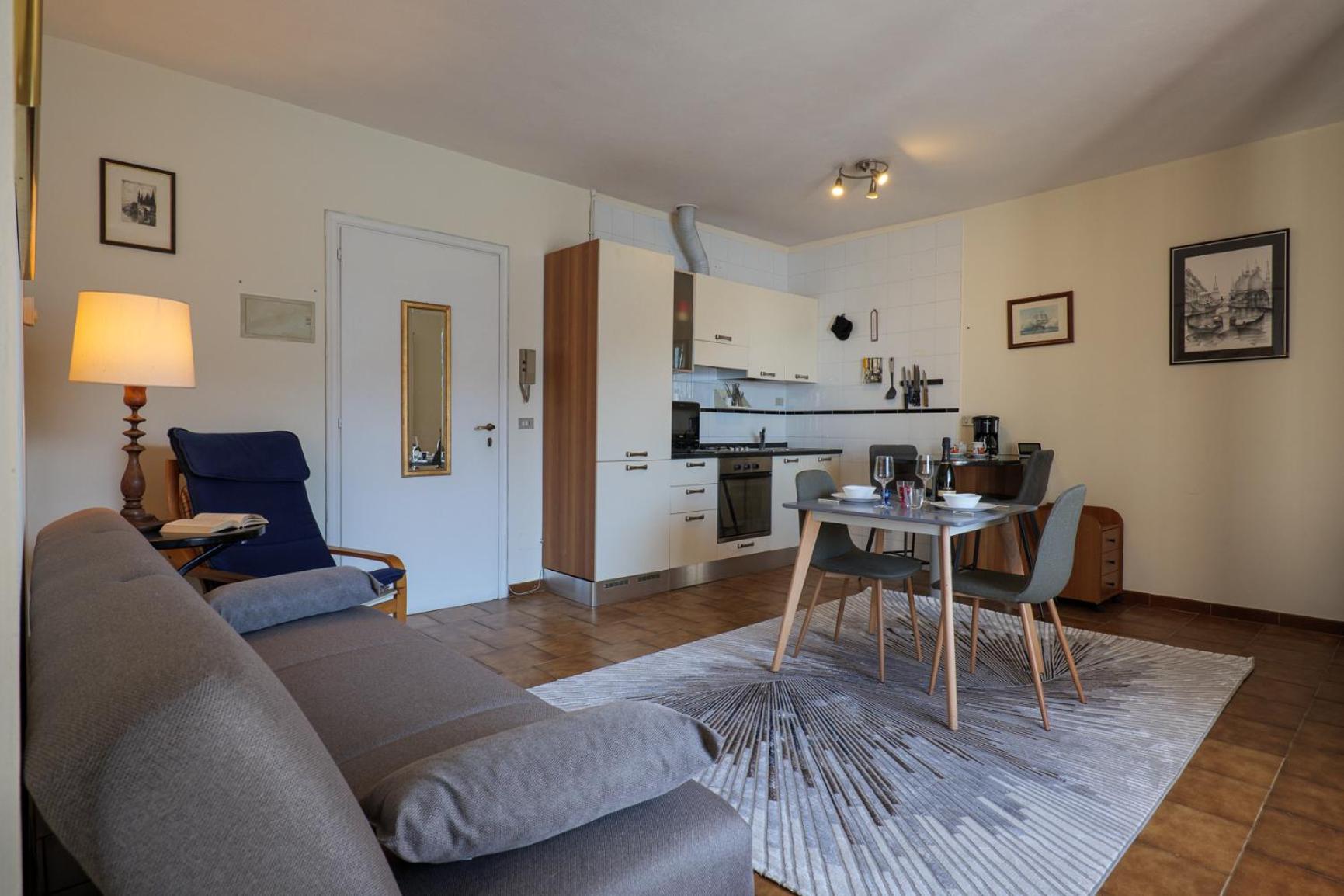 Apartment mit Balkon photo 2