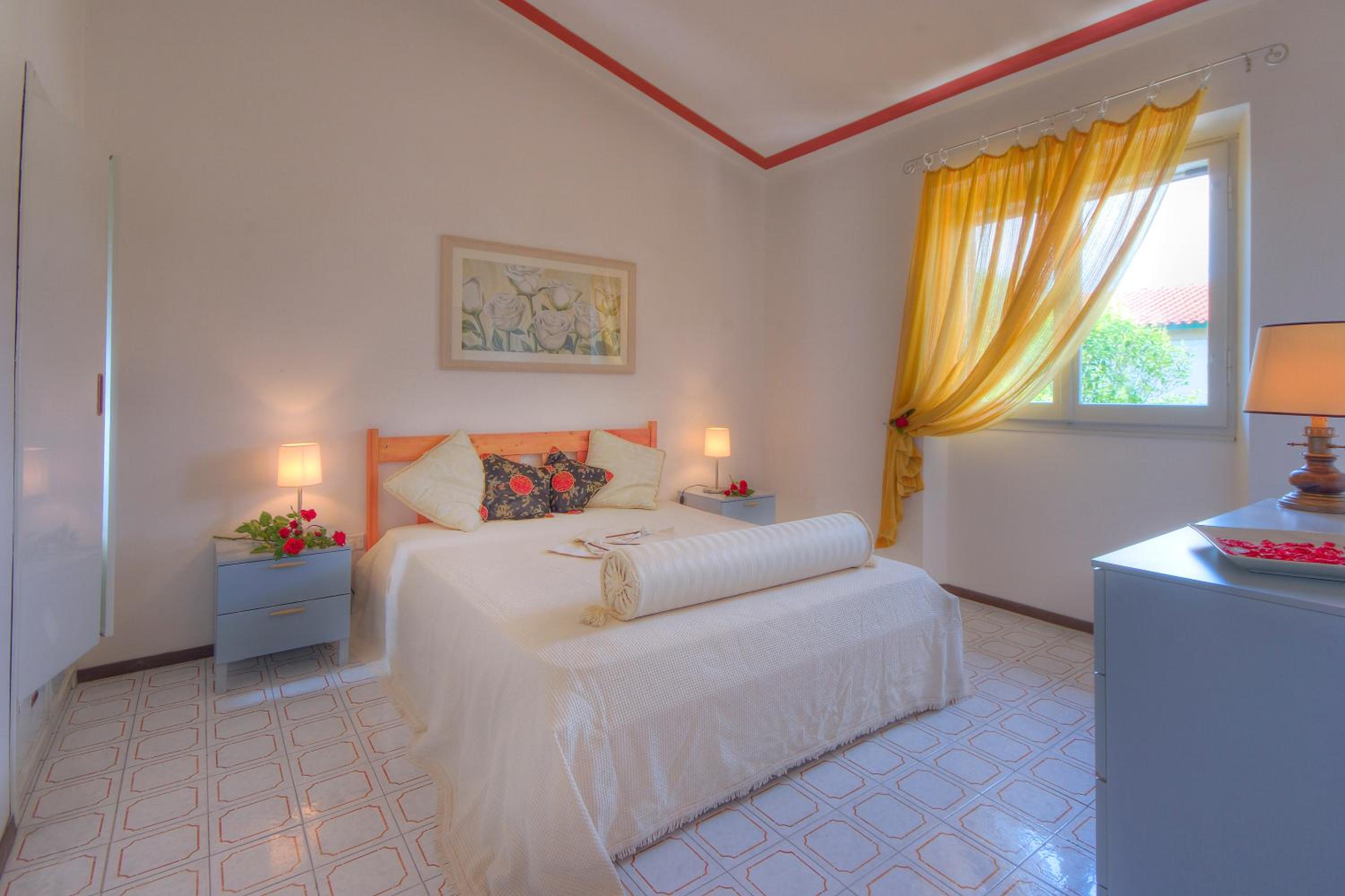 Two-Bedroom Apartment - Split Level photo 3