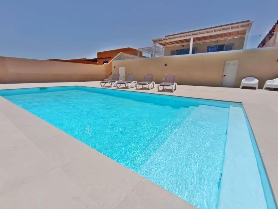 Three-Bedroom Villa photo 2