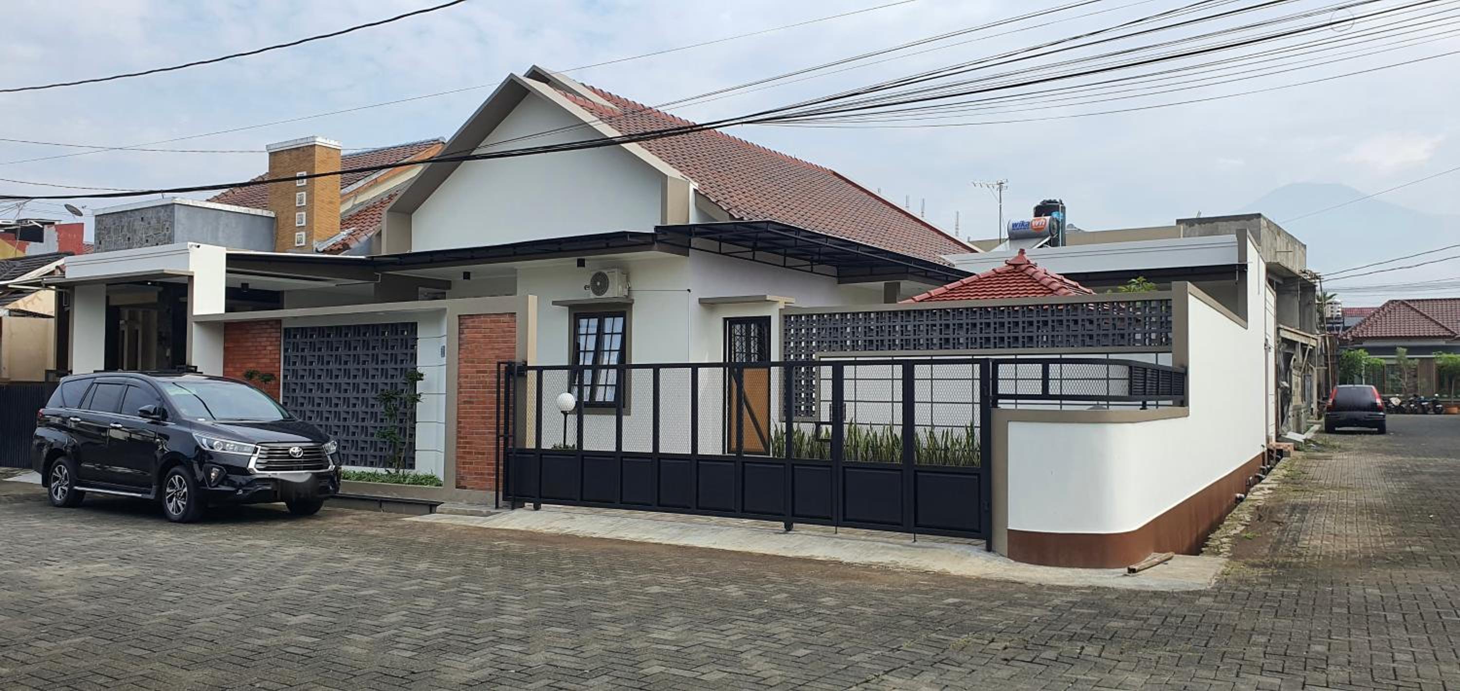 Four-Bedroom House photo 2