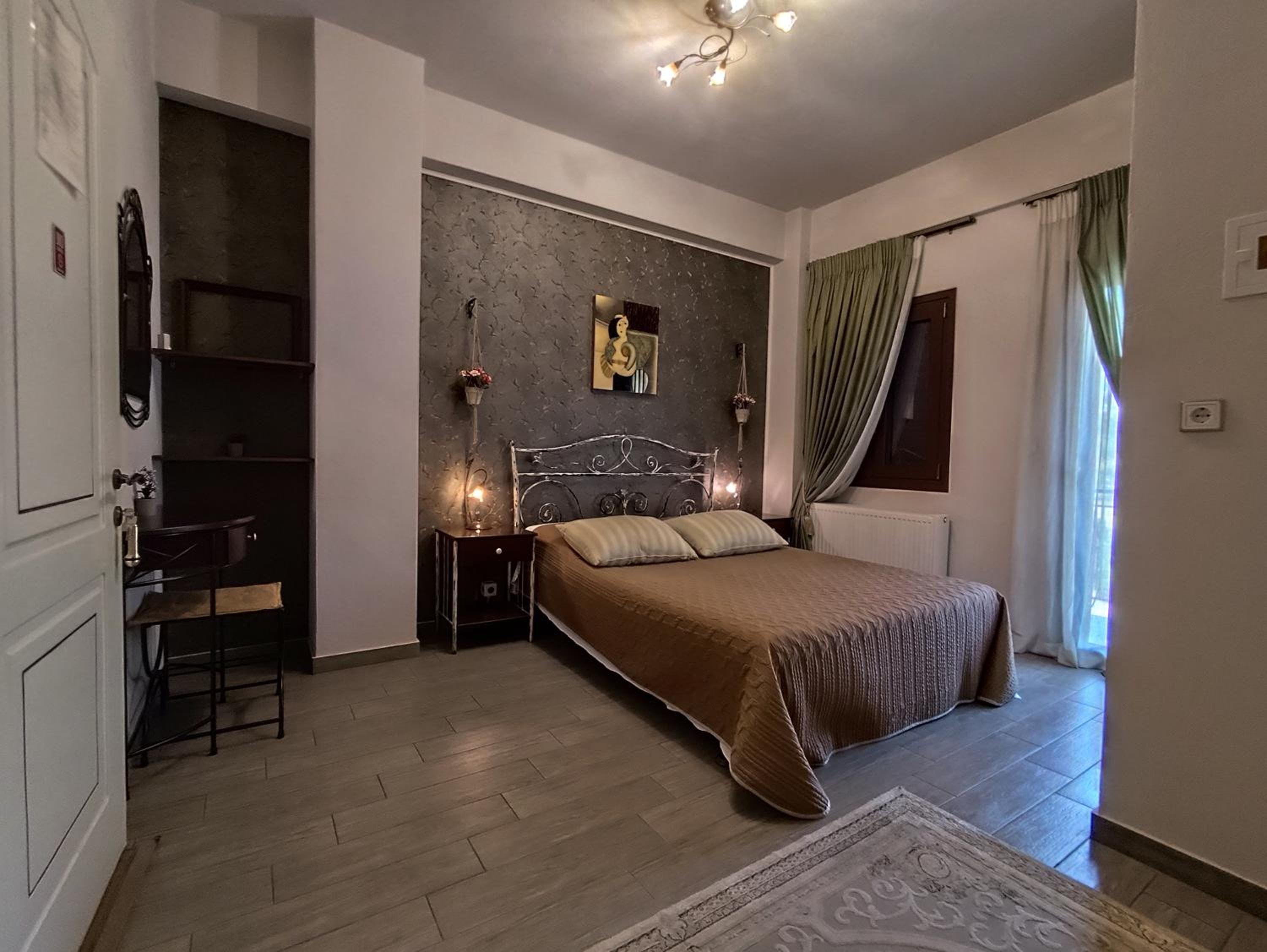 Standard Double Room - Photo 2