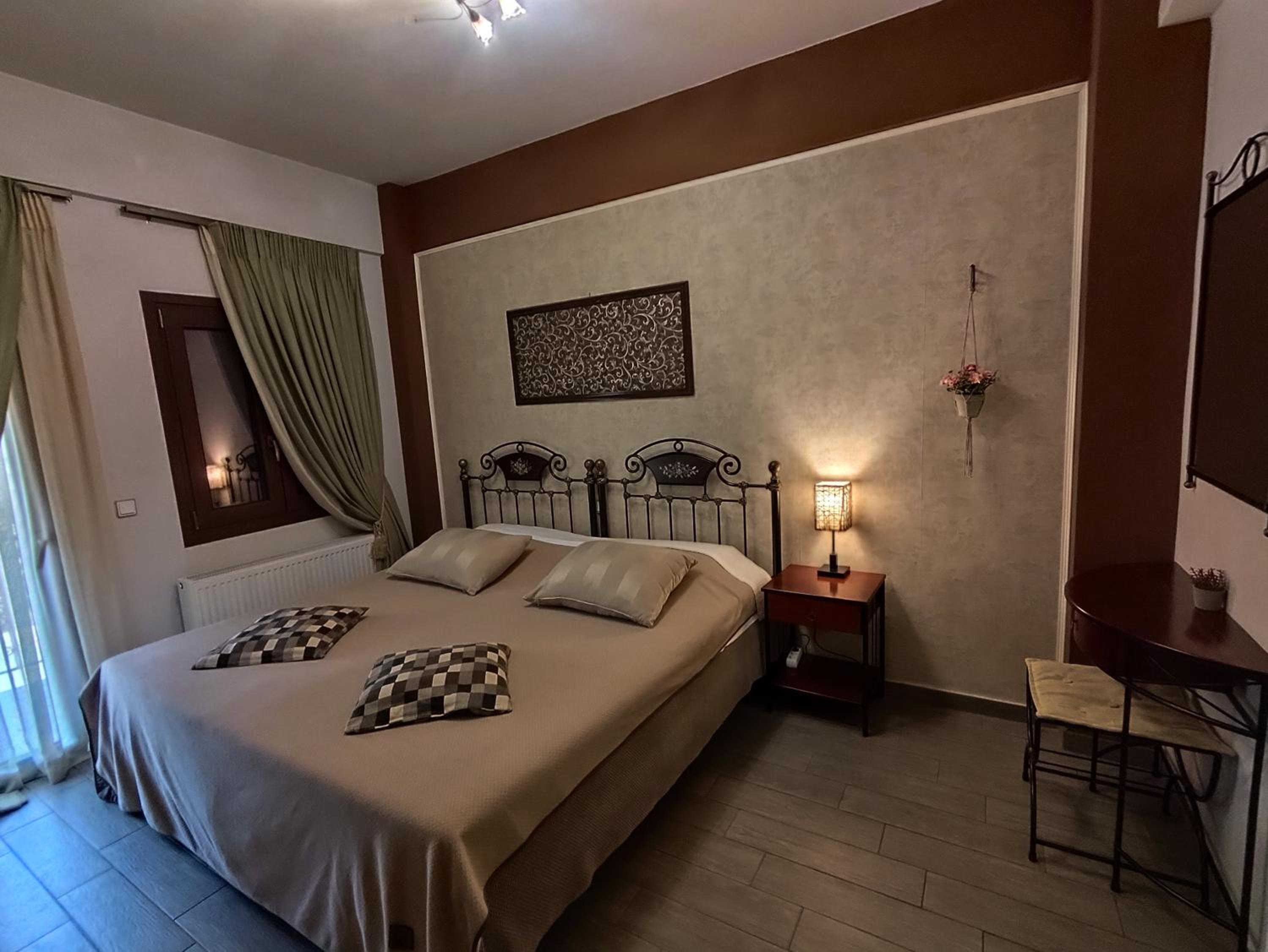 Standard Double Room - Photo 3