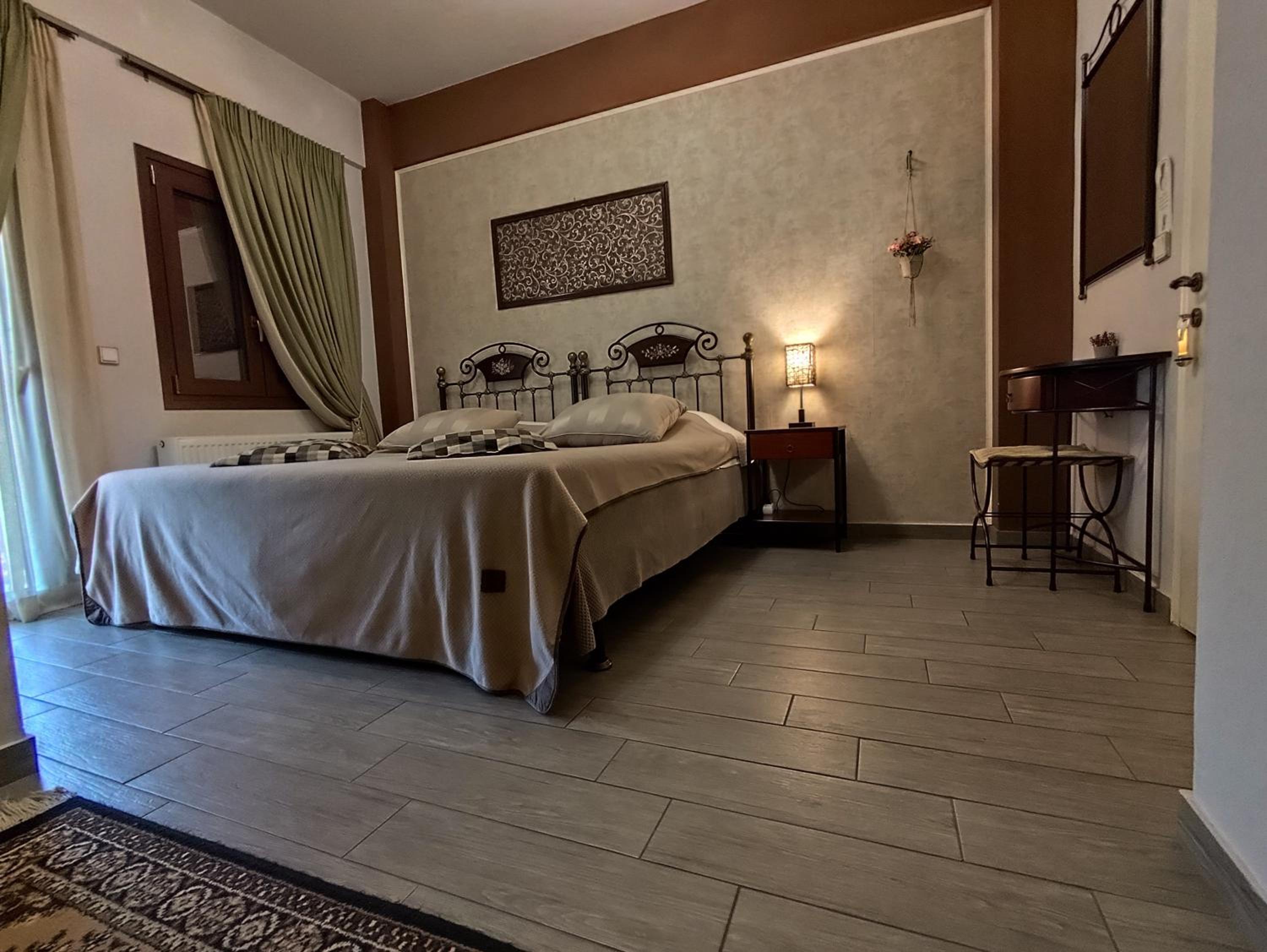 Standard Double Room - Photo 7