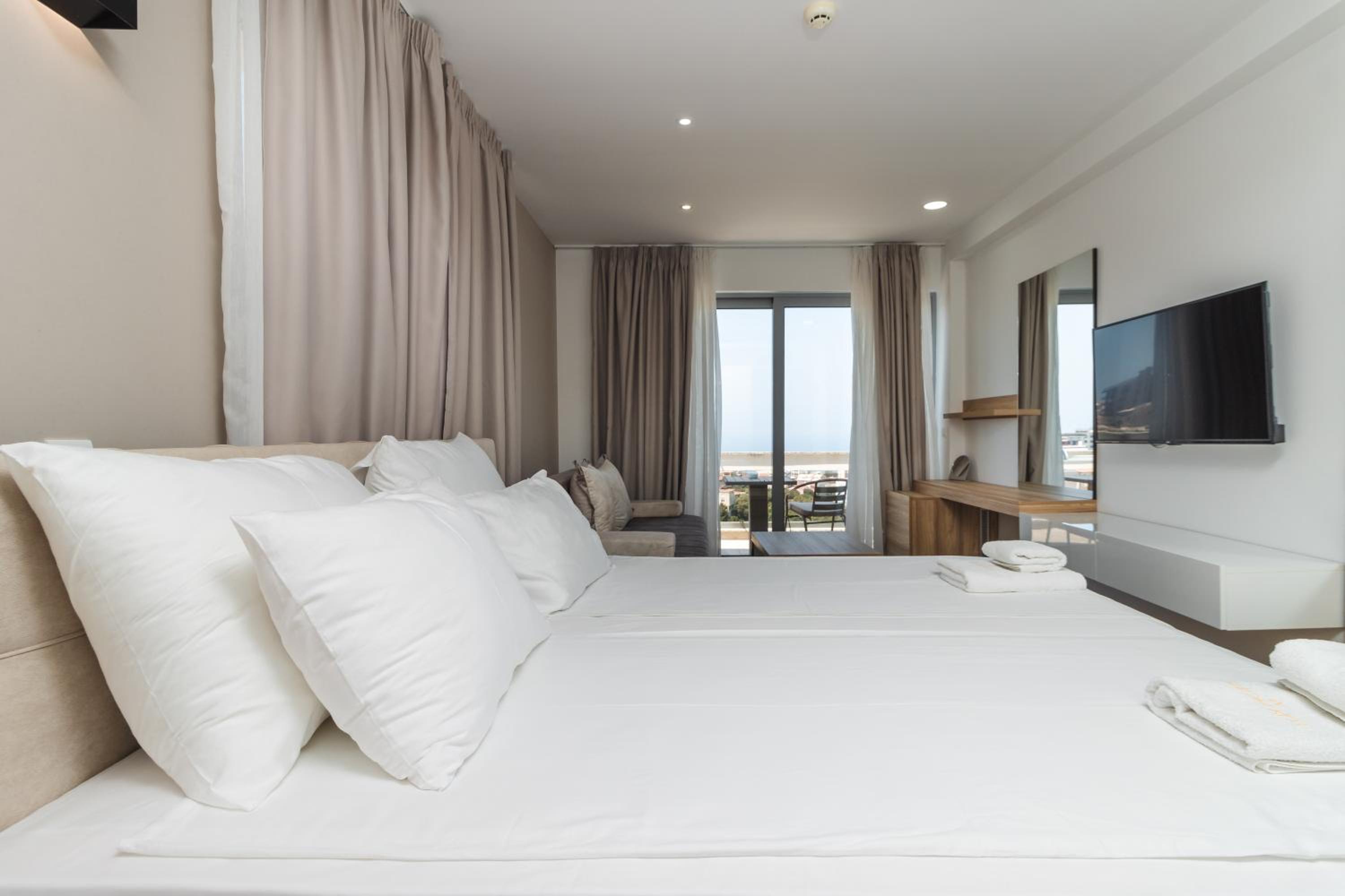 Deluxe Quadruple Room photo 3
