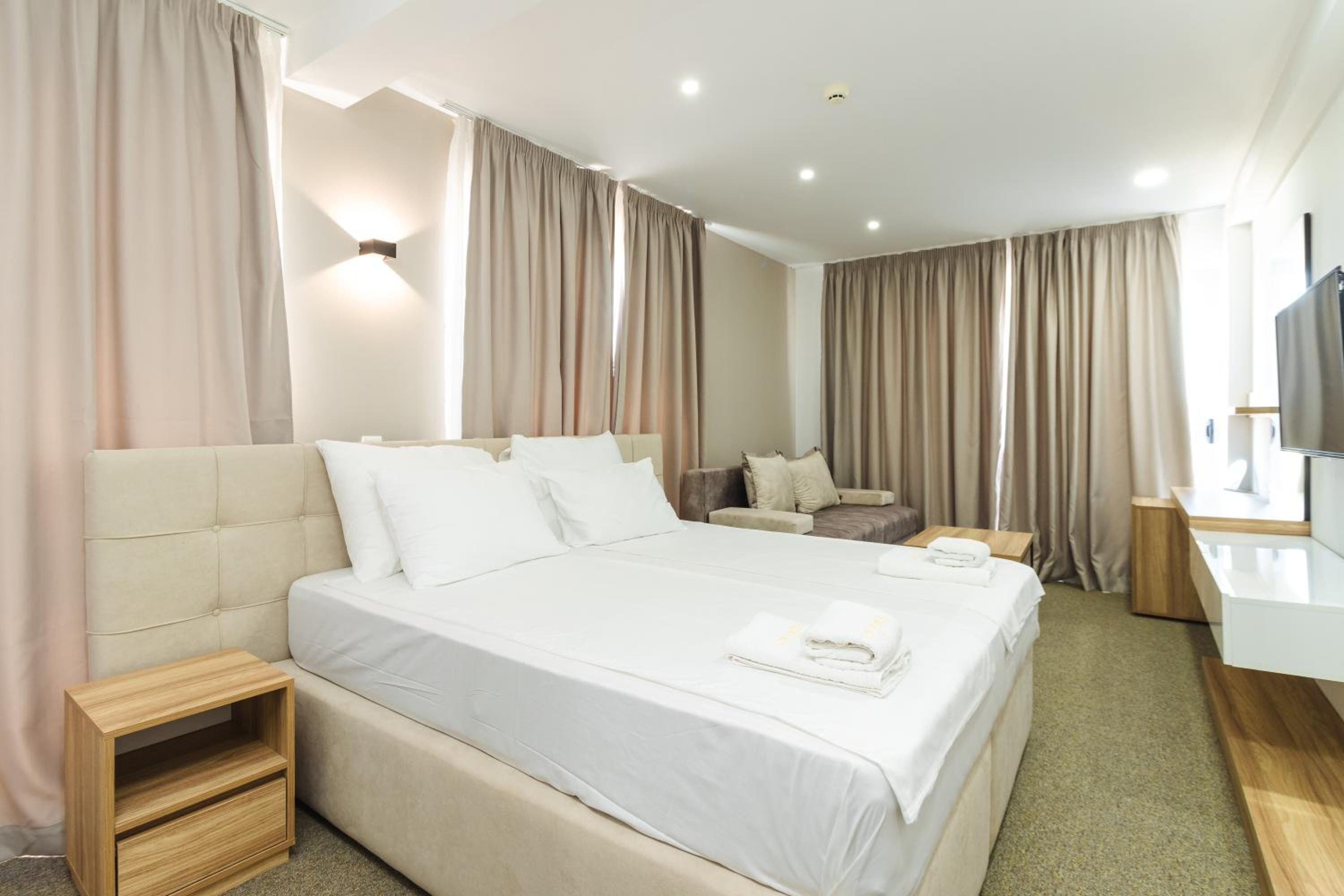 Deluxe Quadruple Room photo 2